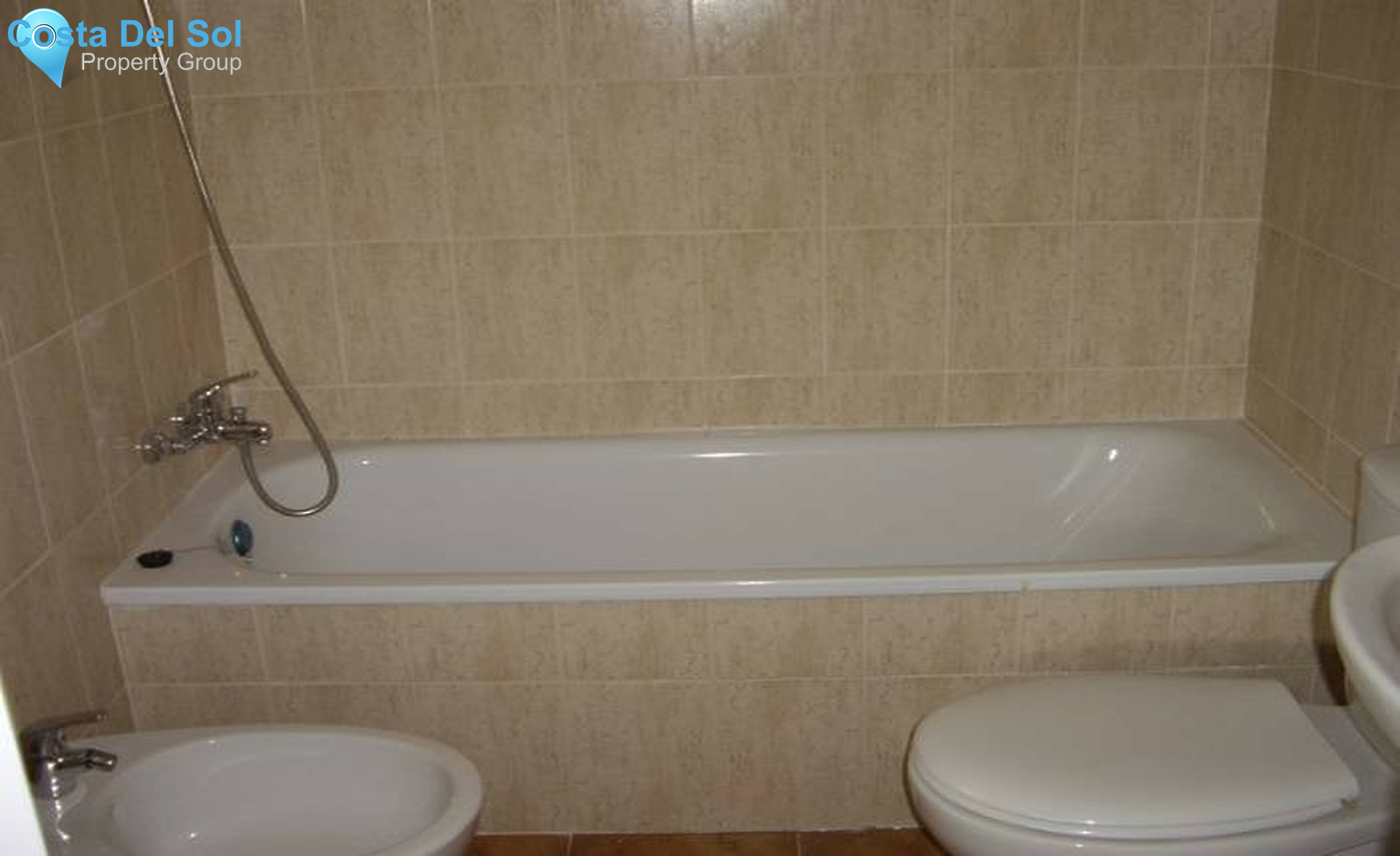 Middle Floor Apartment in Calahonda-1552959