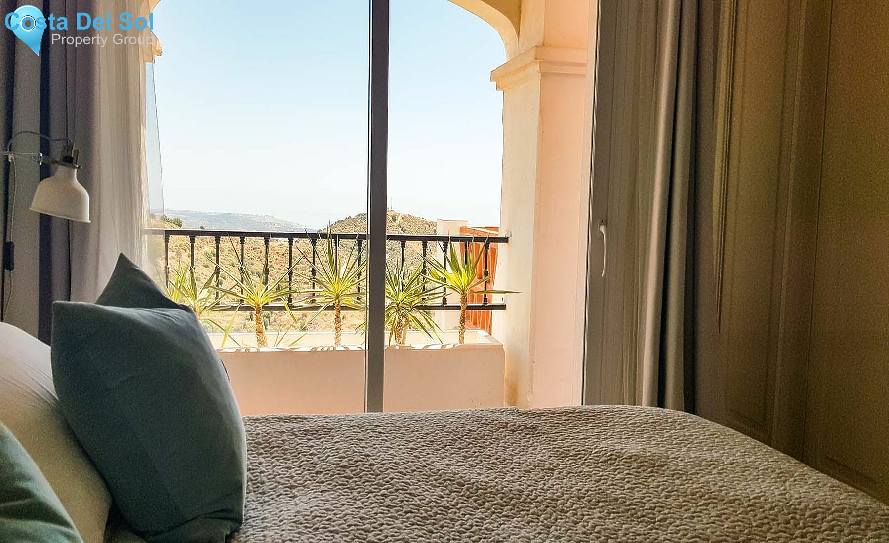 Middle Floor Apartment in Calahonda-1133519