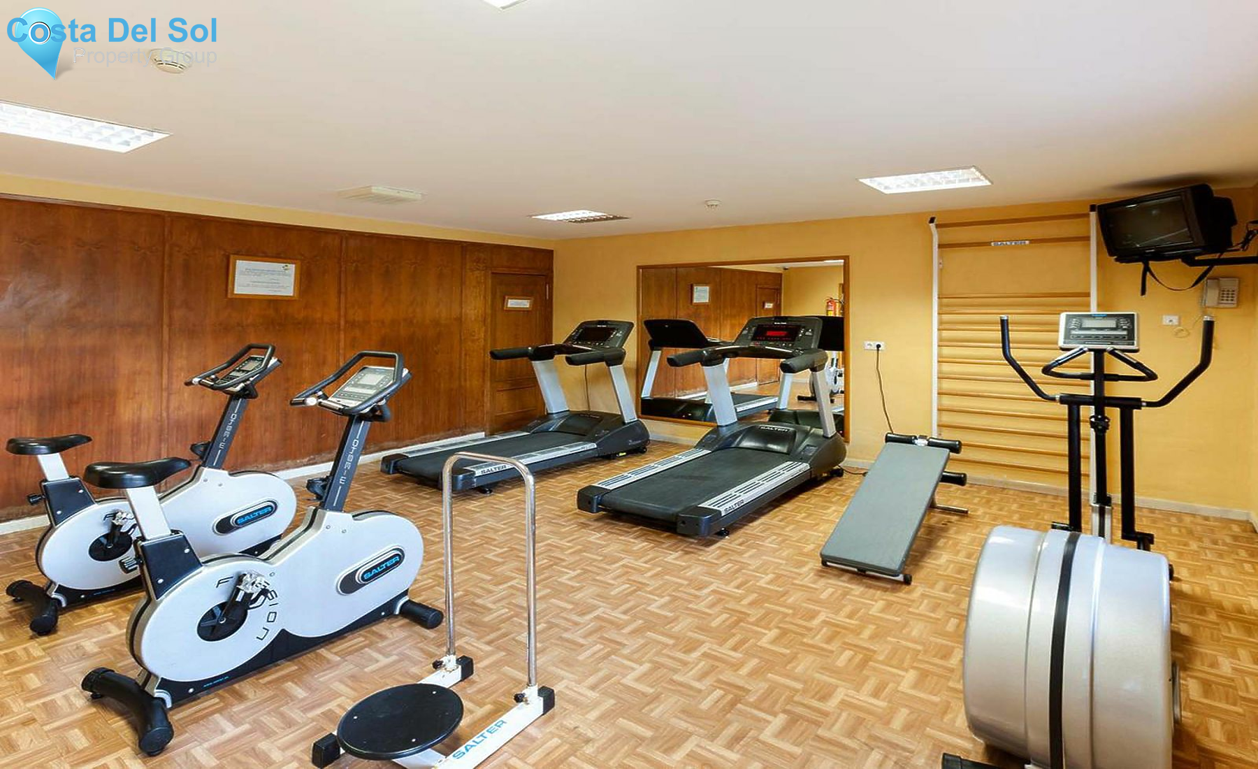 Middle Floor Apartment in Calahonda-1133748