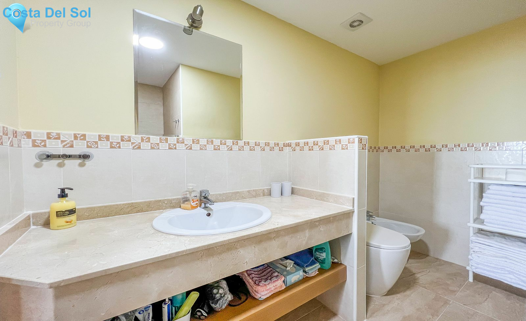 Middle Floor Apartment in Calahonda-1162228