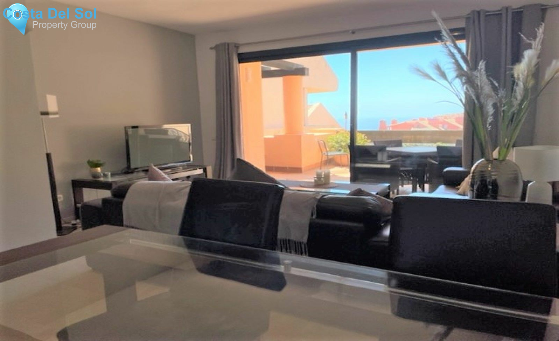 Middle Floor Apartment in Calahonda-1171079