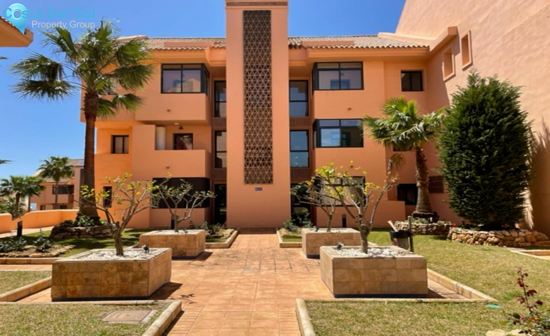 Middle Floor Apartment in Calahonda-1171081