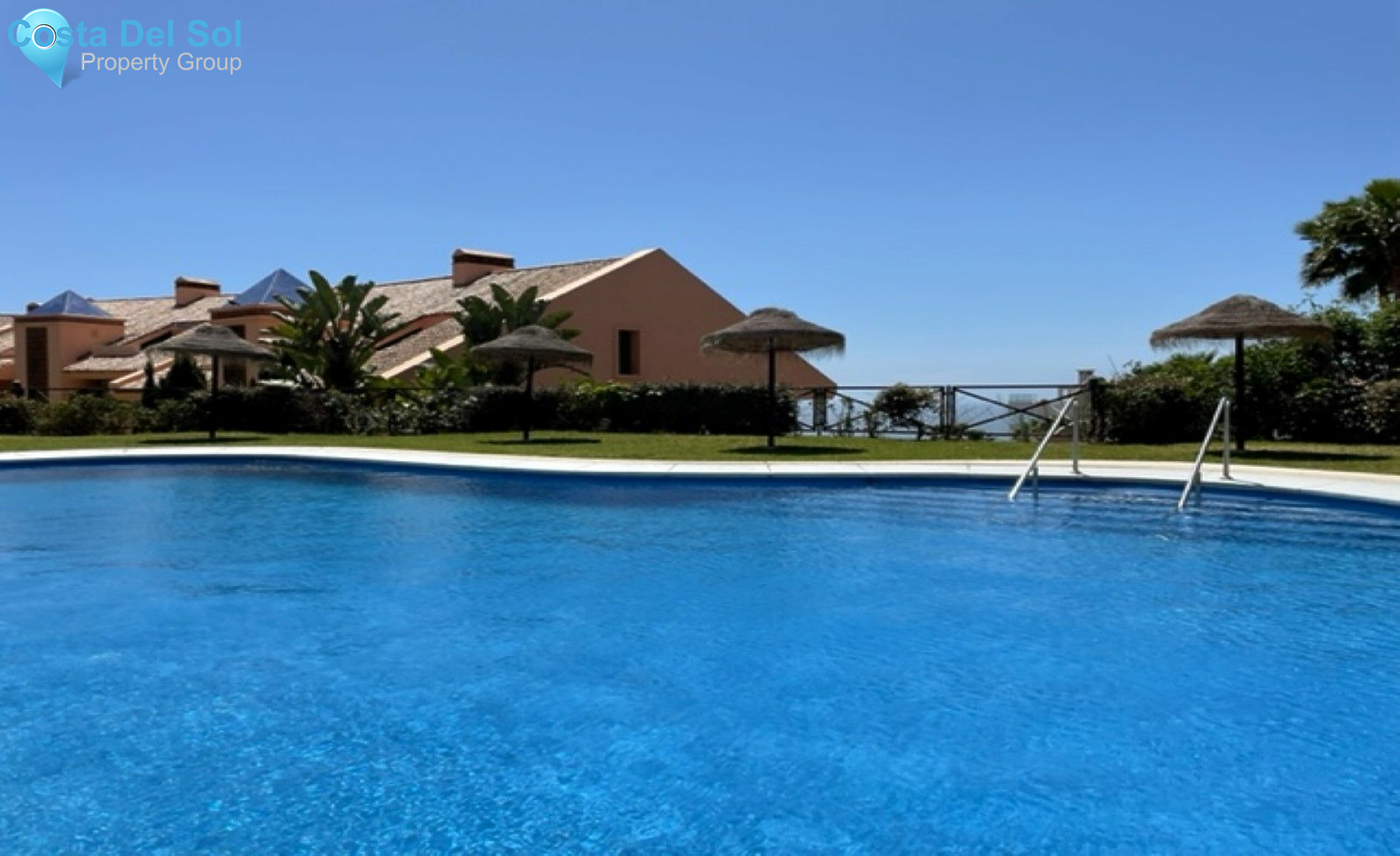 Middle Floor Apartment in Calahonda-1171082