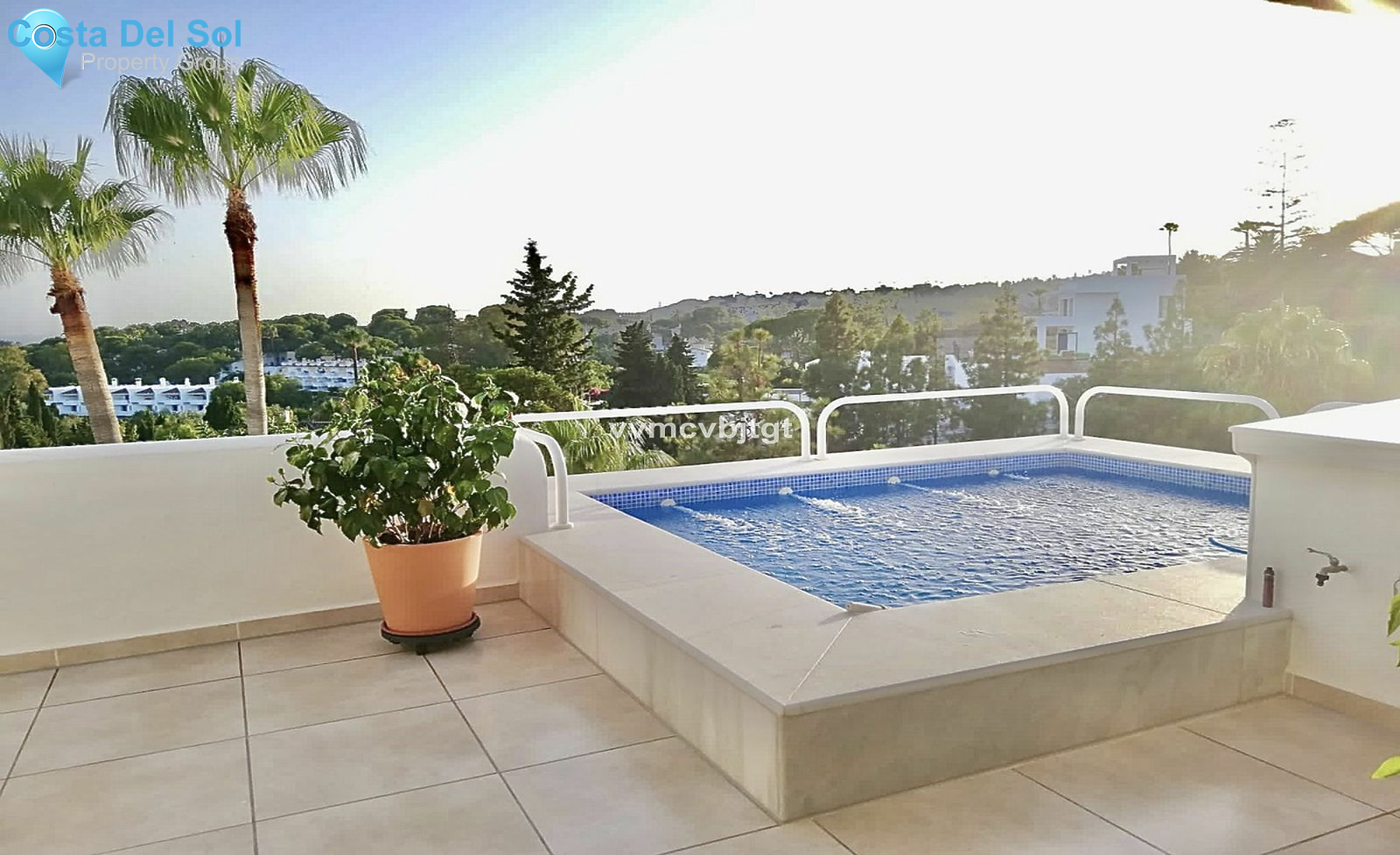 Middle Floor Apartment in Calahonda-1173810