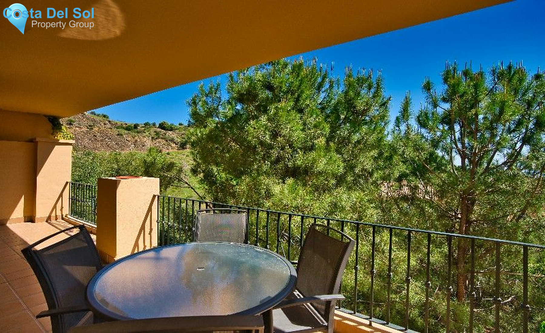 Middle Floor Apartment in Calahonda-1192654