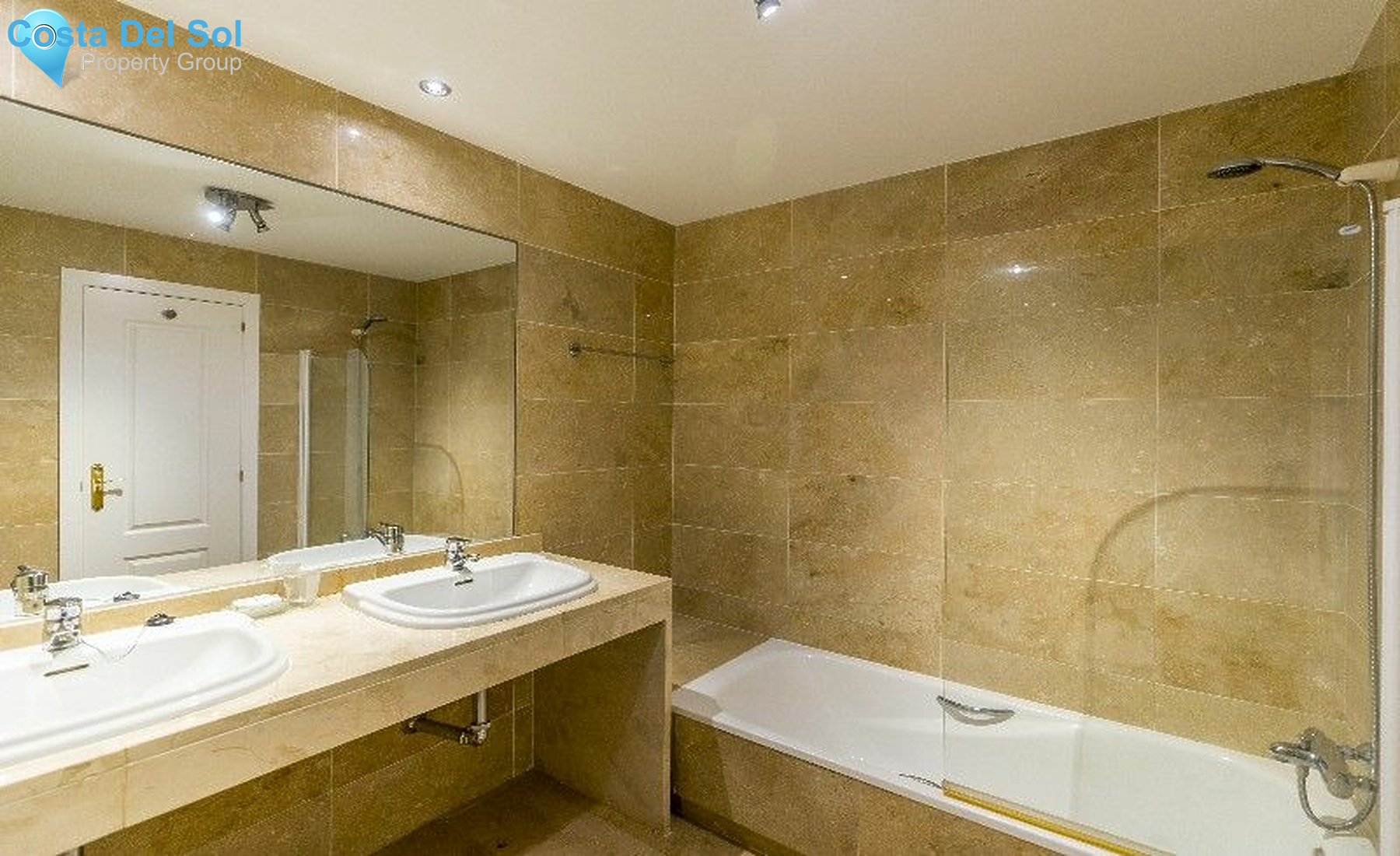 Middle Floor Apartment in Calahonda-1192656