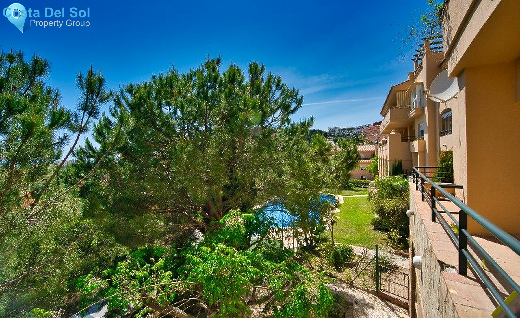 Middle Floor Apartment in Calahonda-1192658