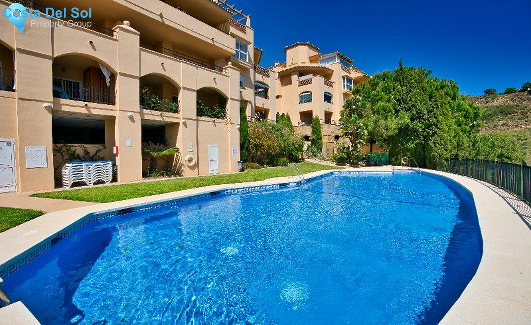 Middle Floor Apartment in Calahonda-1192659