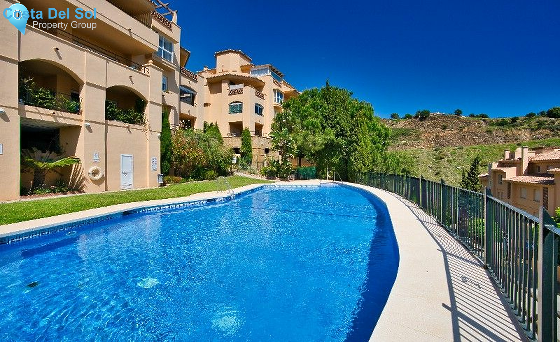 Middle Floor Apartment in Calahonda-1192649