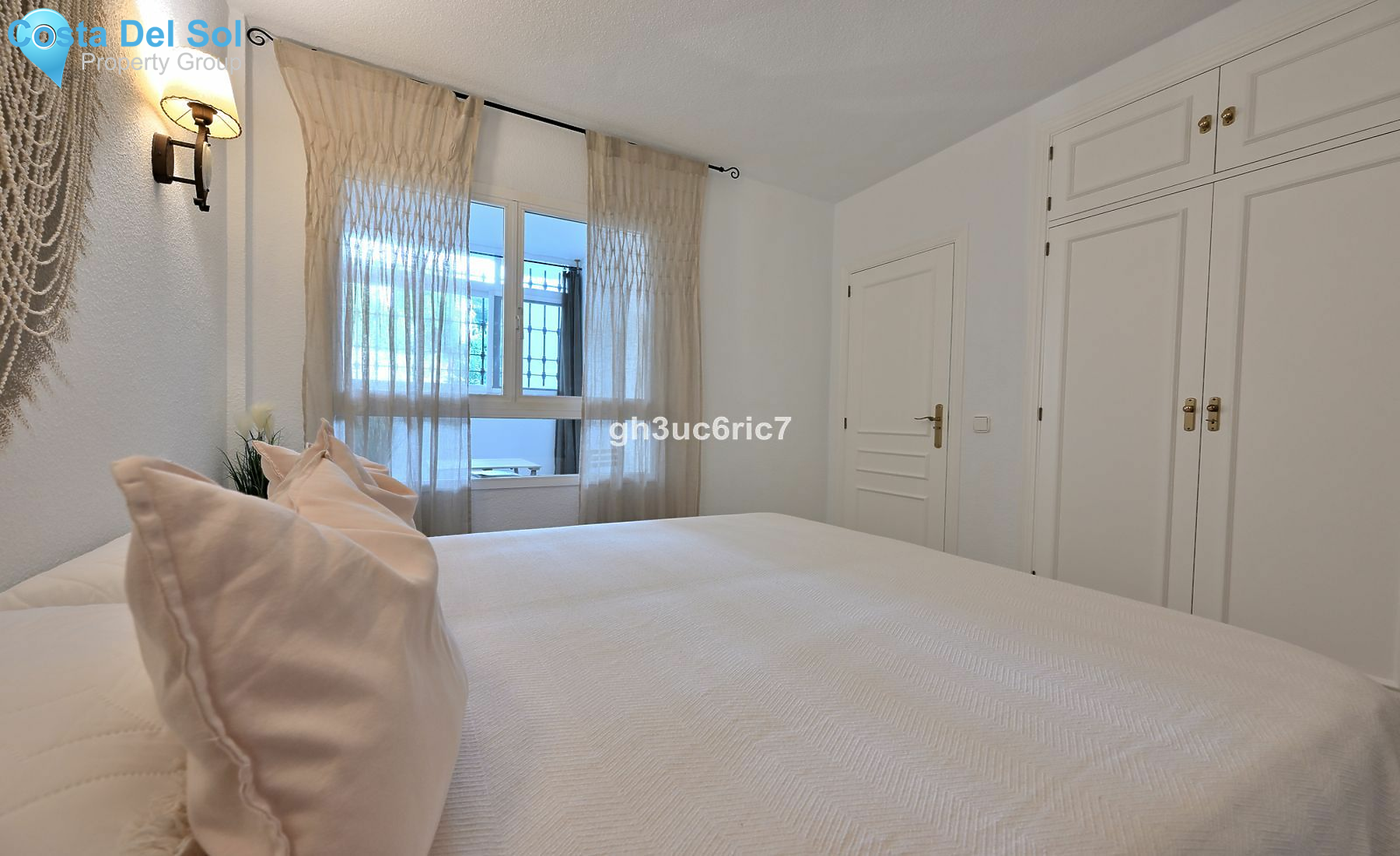 Middle Floor Apartment in Calahonda-1419548