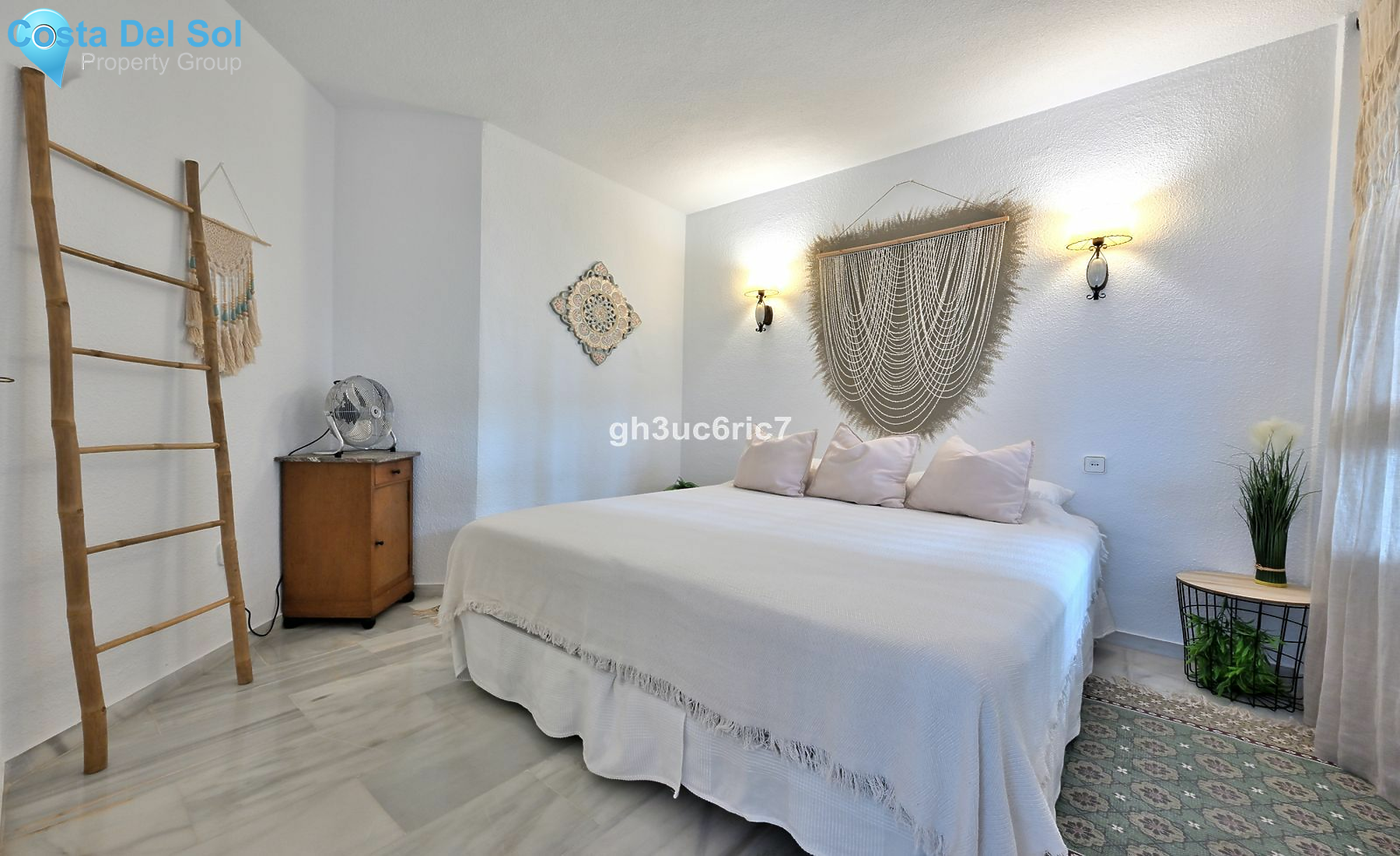 Middle Floor Apartment in Calahonda-1419542