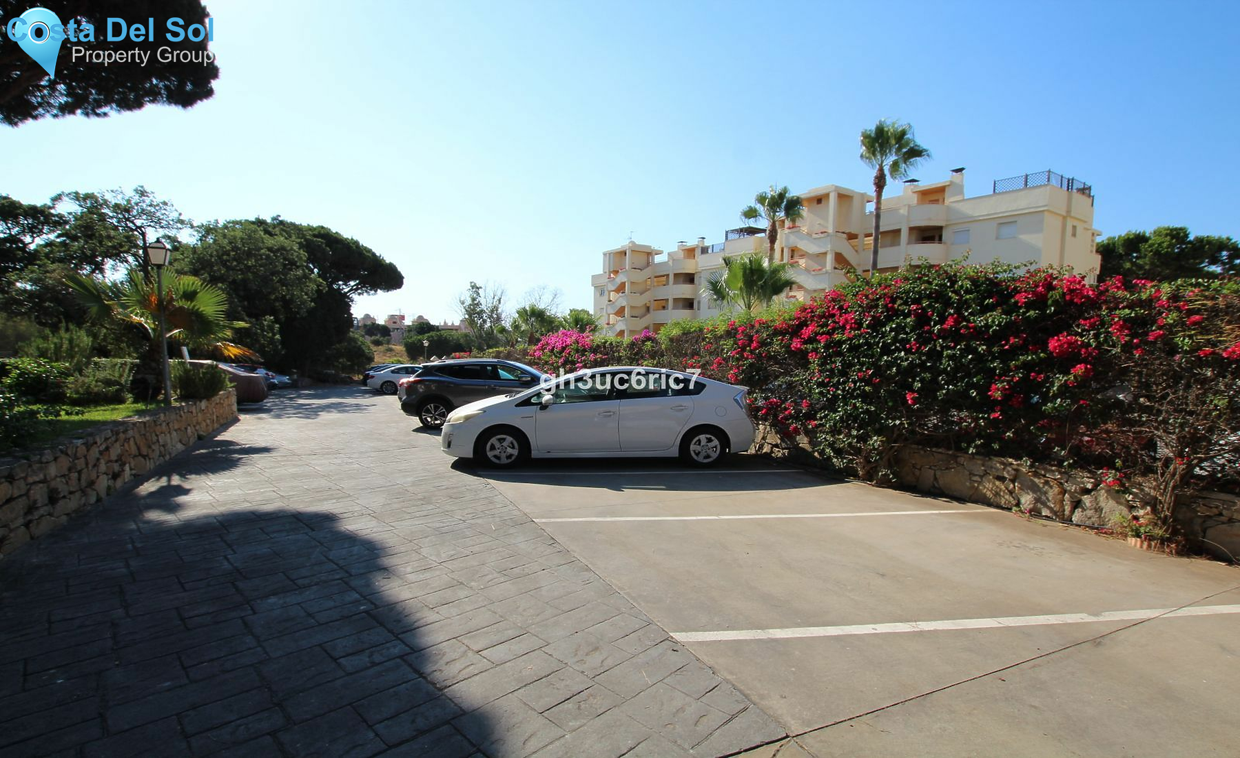 Middle Floor Apartment in Calahonda-1419985