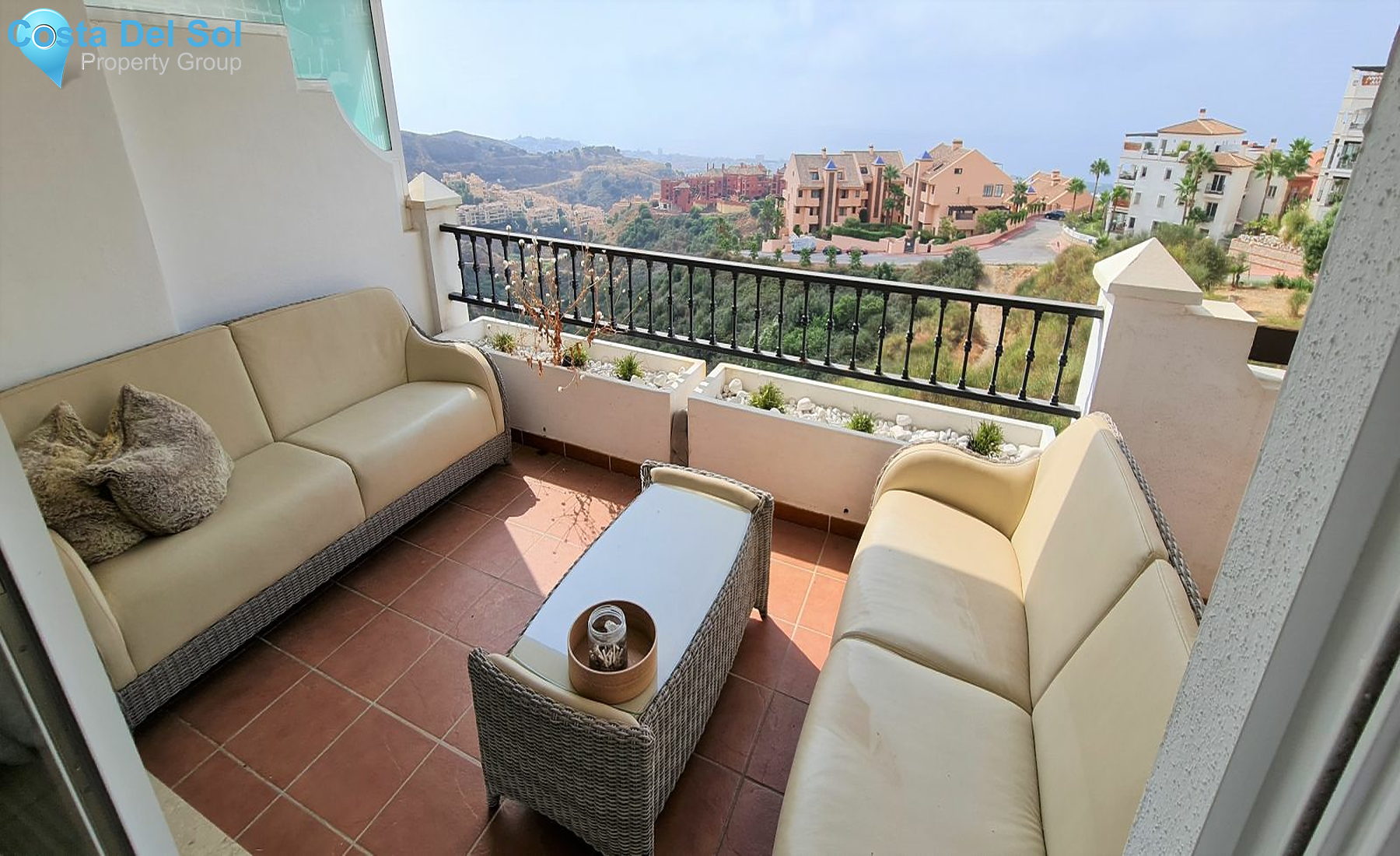 Middle Floor Apartment in Calahonda-1420539