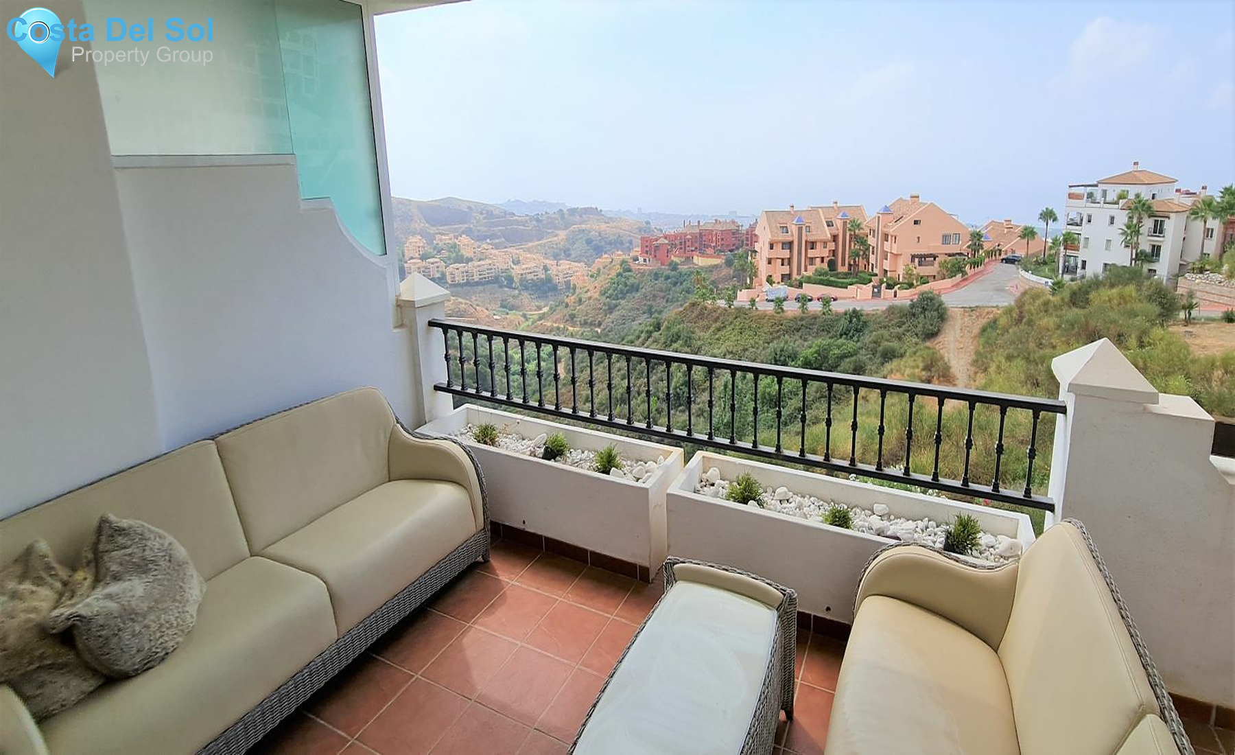 Middle Floor Apartment in Calahonda-1420541