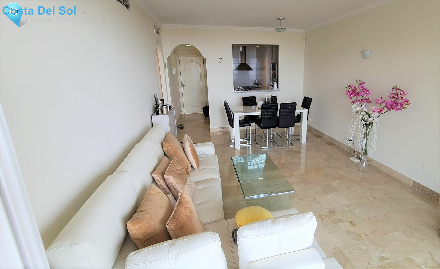 Middle Floor Apartment in Calahonda-1420543