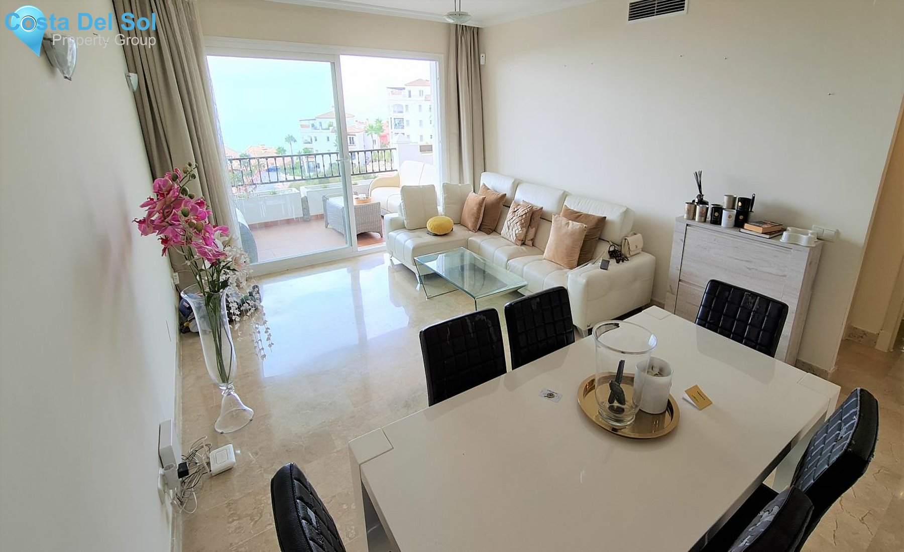 Middle Floor Apartment in Calahonda-1420546