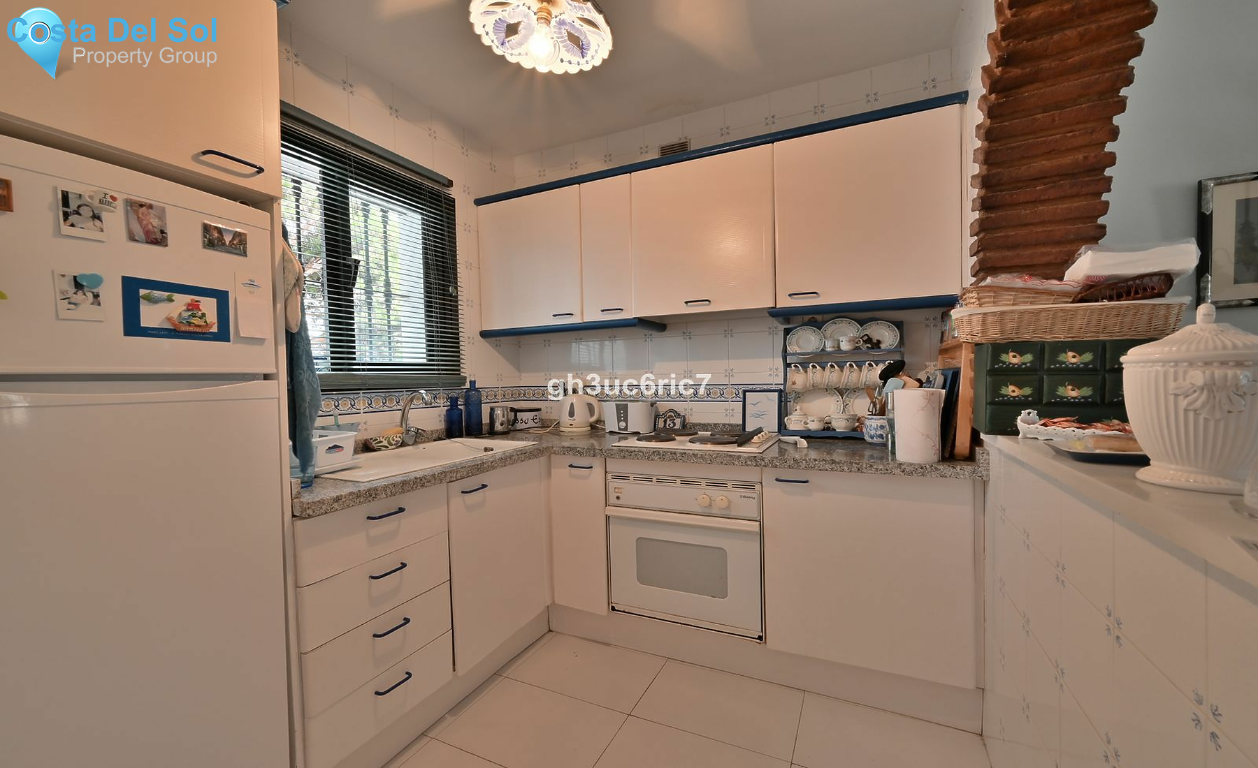 Middle Floor Apartment in Calahonda-1424077