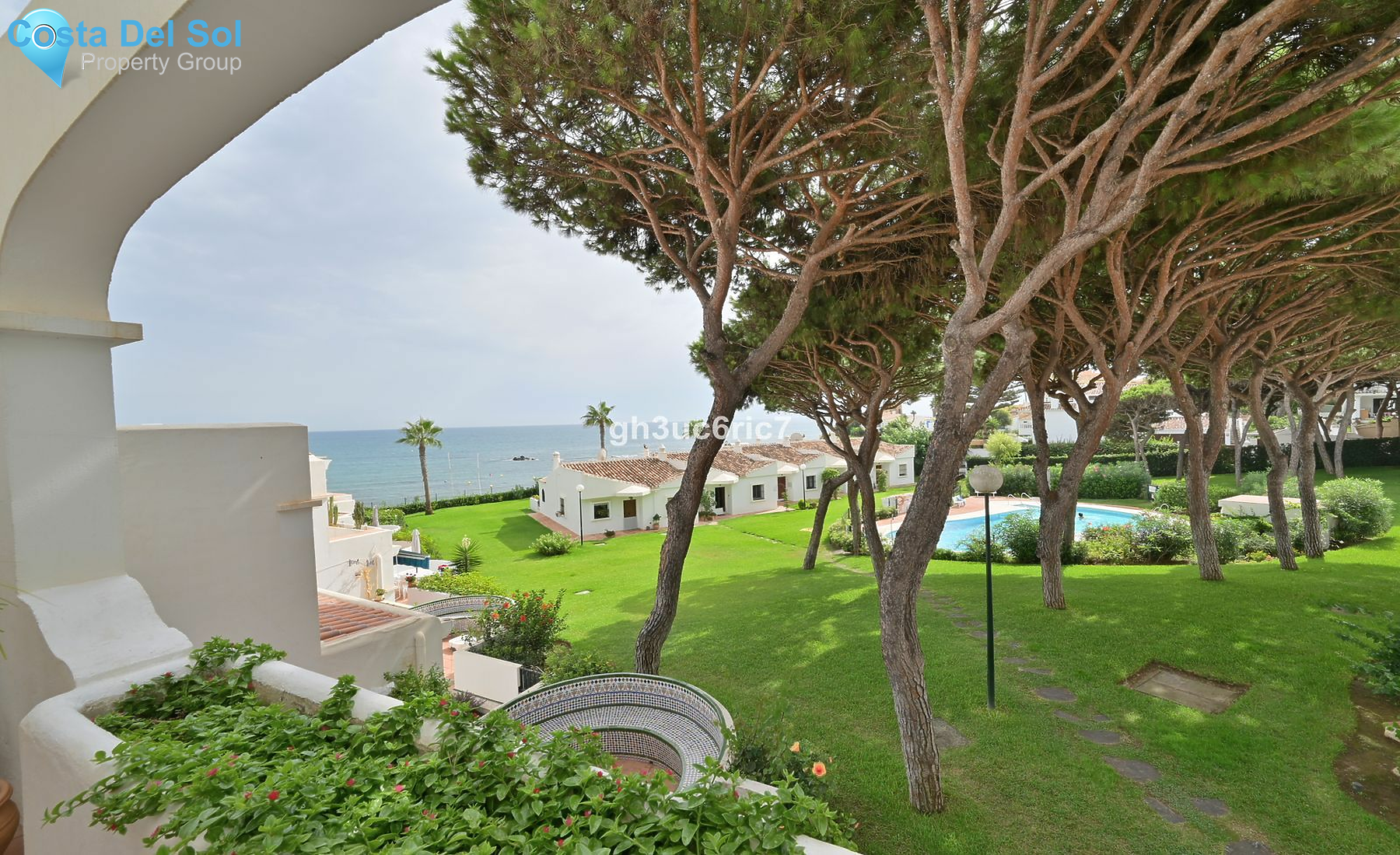 Middle Floor Apartment in Calahonda-1424082