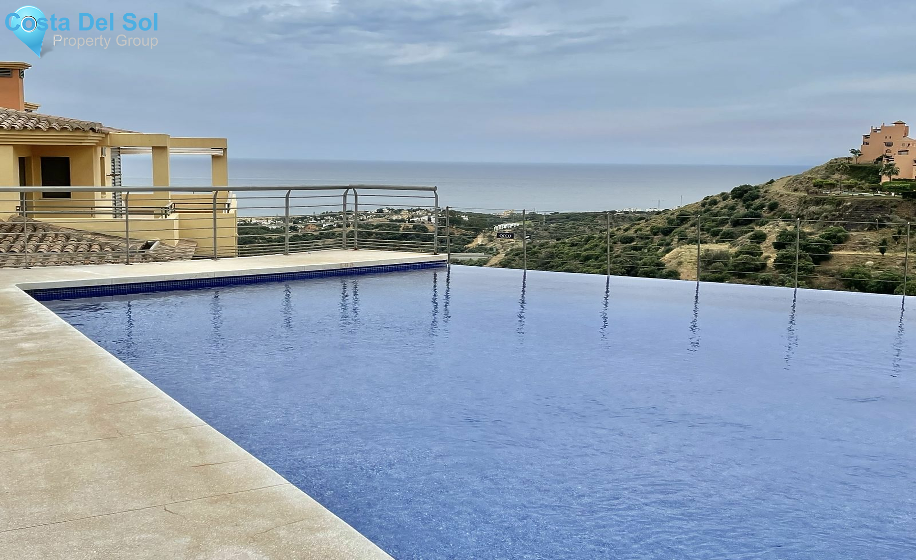 Middle Floor Apartment in Calahonda