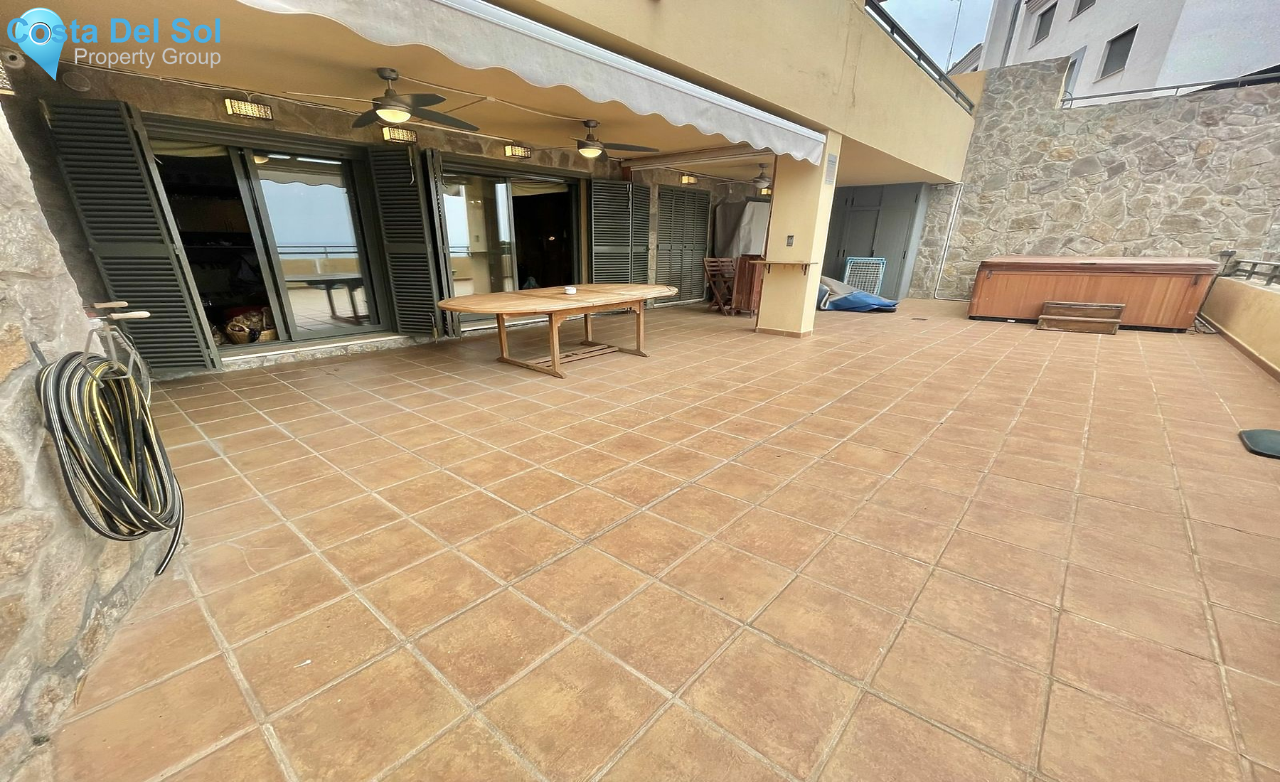 Middle Floor Apartment in Calahonda-1426503