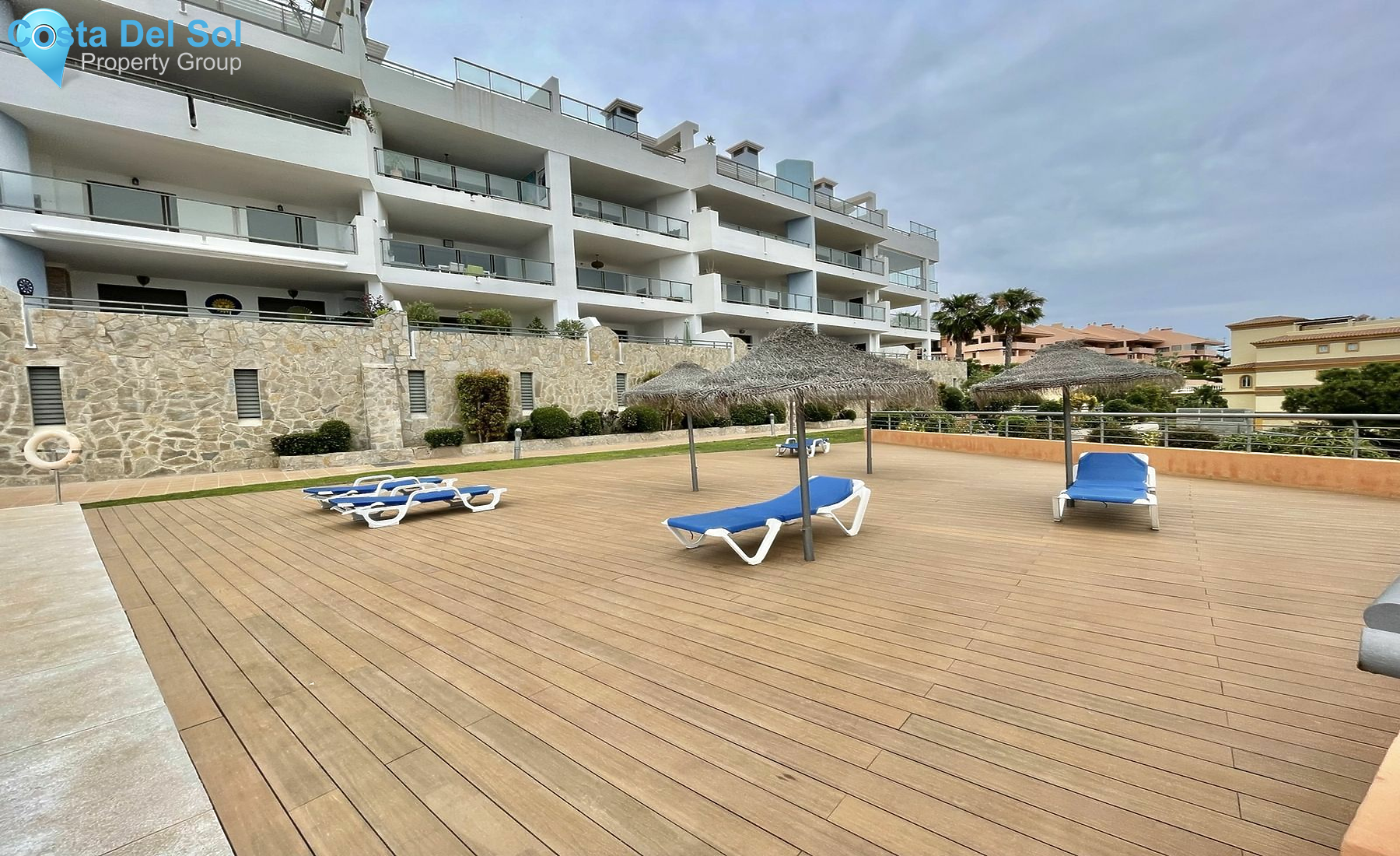Middle Floor Apartment in Calahonda-1426504