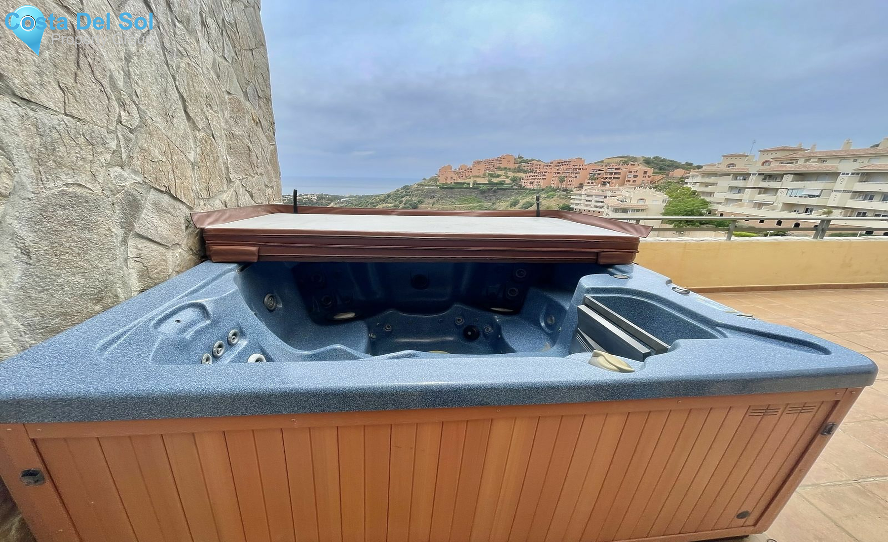 Middle Floor Apartment in Calahonda-1426493