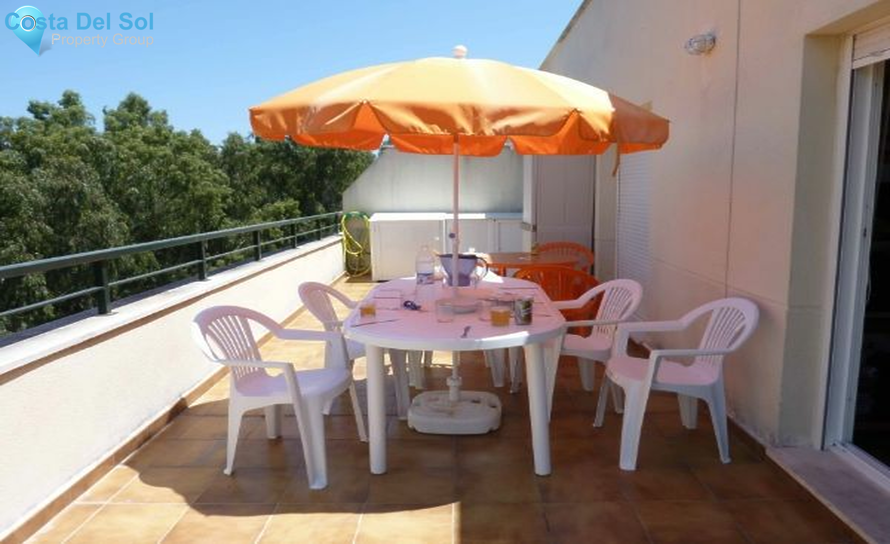 Middle Floor Apartment in Calahonda-1432724