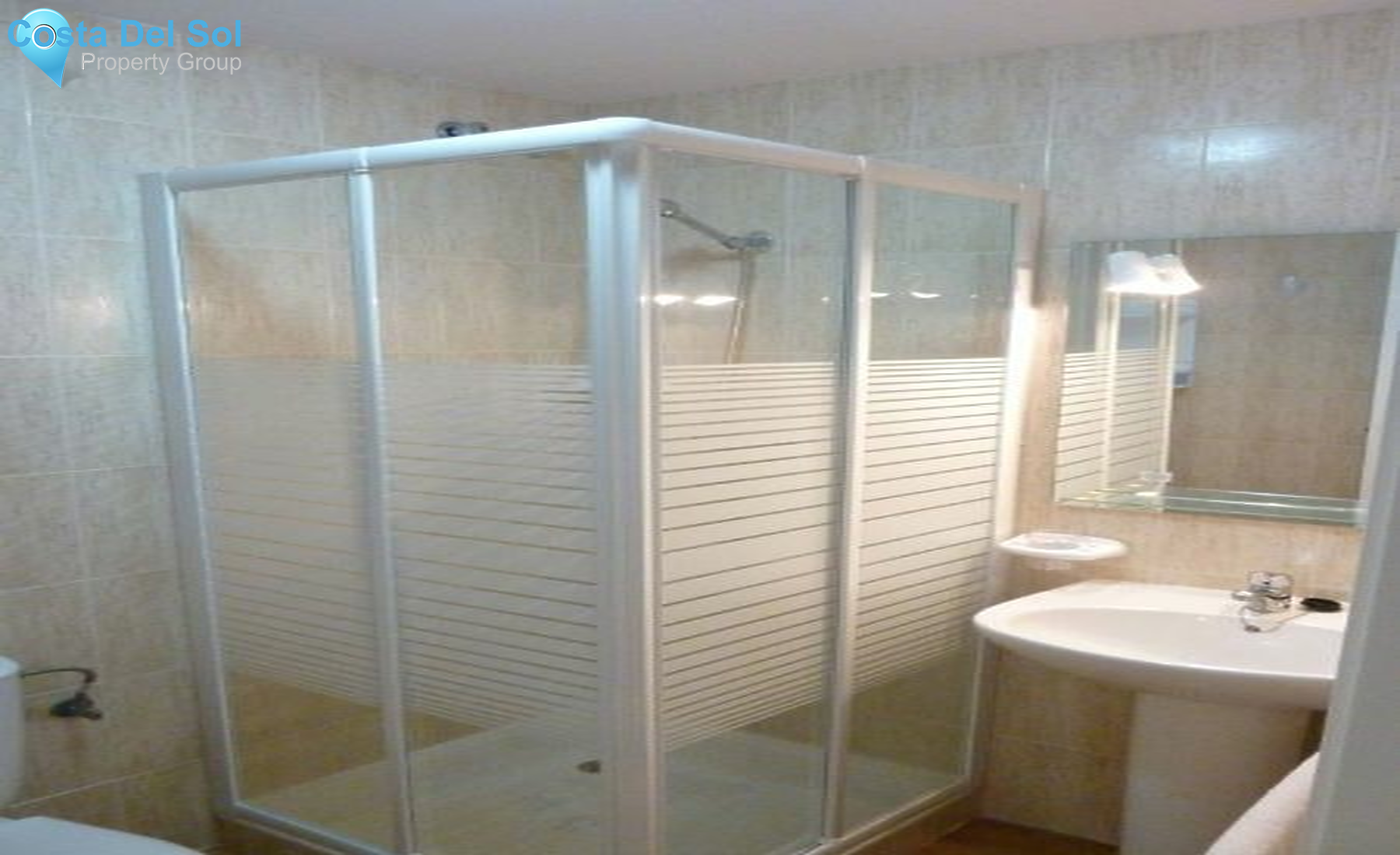 Middle Floor Apartment in Calahonda-1432729