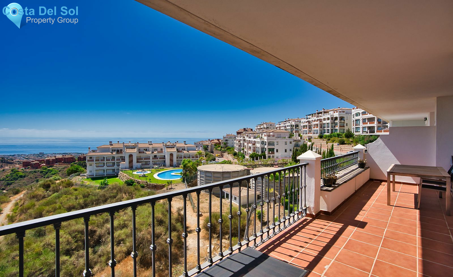 Middle Floor Apartment in Calahonda-1450573