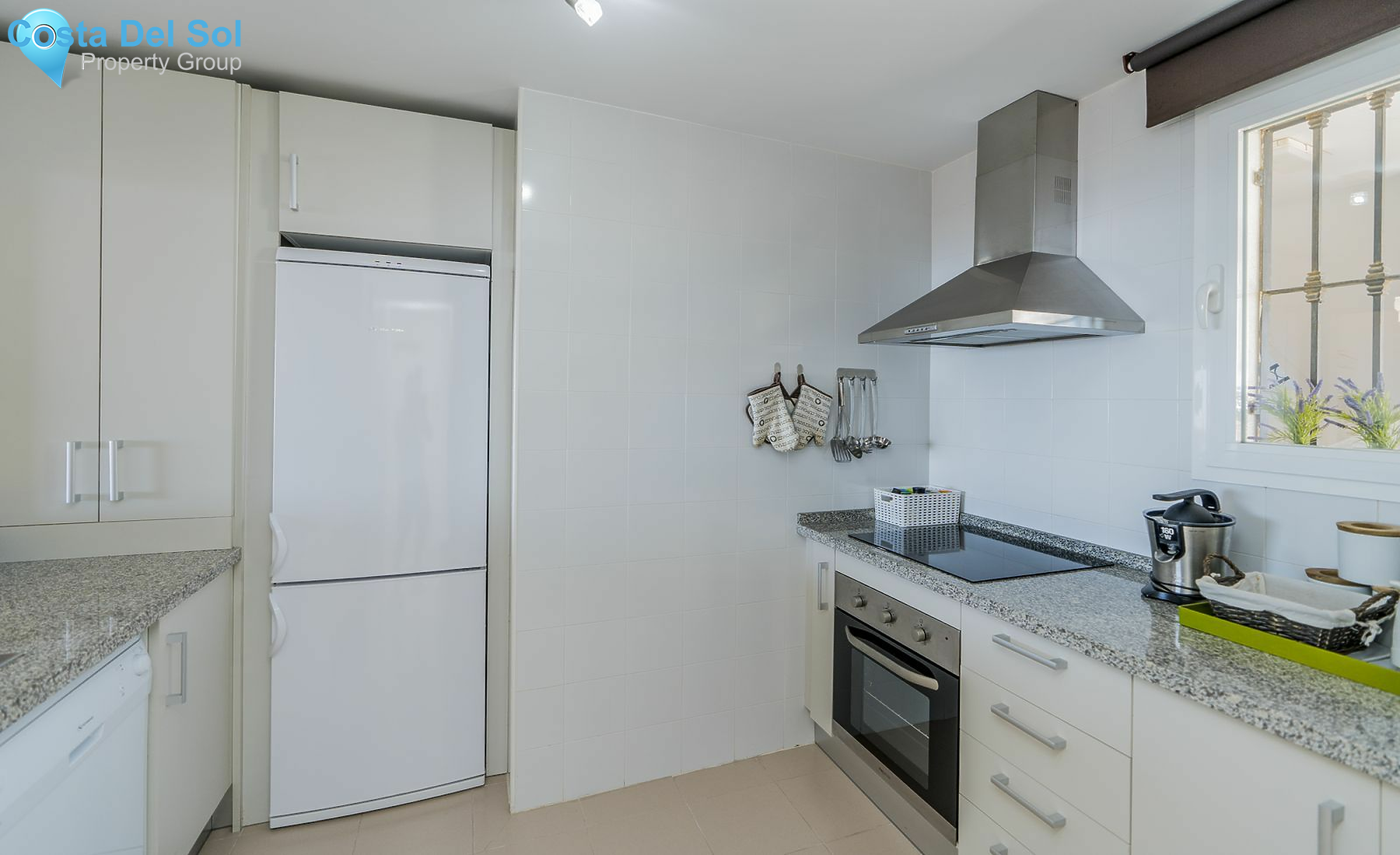 Middle Floor Apartment in Calahonda-1450579
