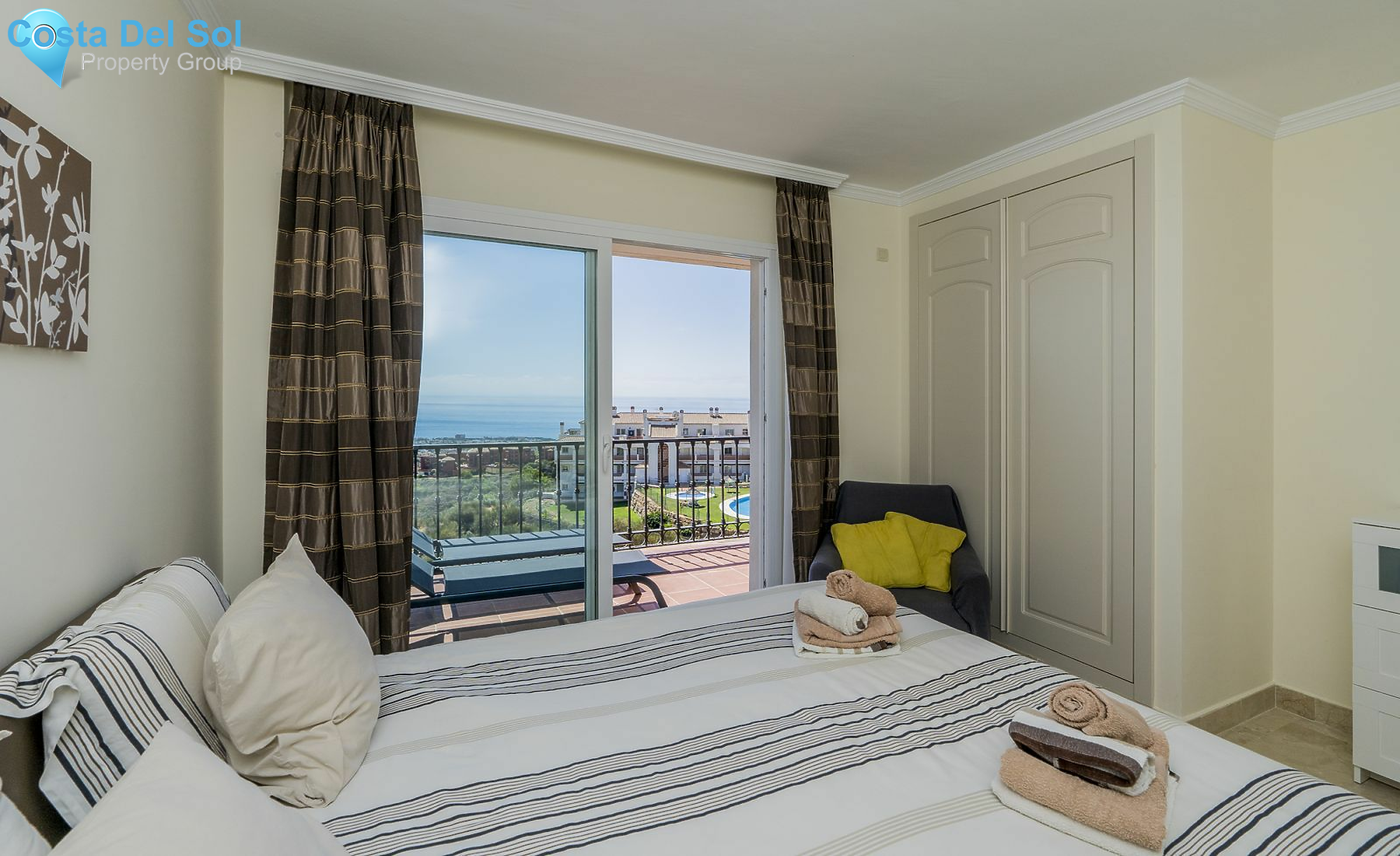 Middle Floor Apartment in Calahonda-1450581