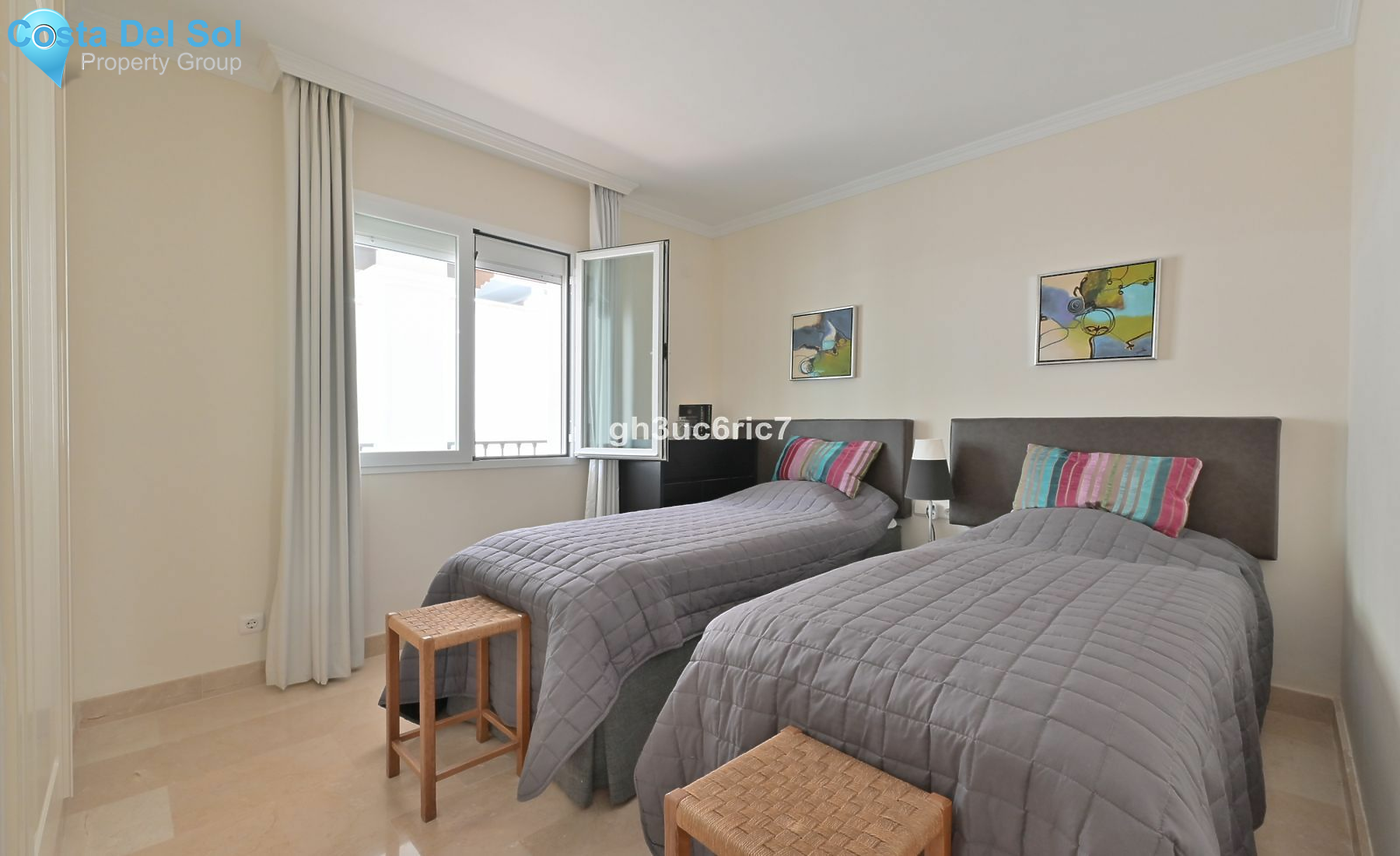 Middle Floor Apartment in Calahonda-1450605