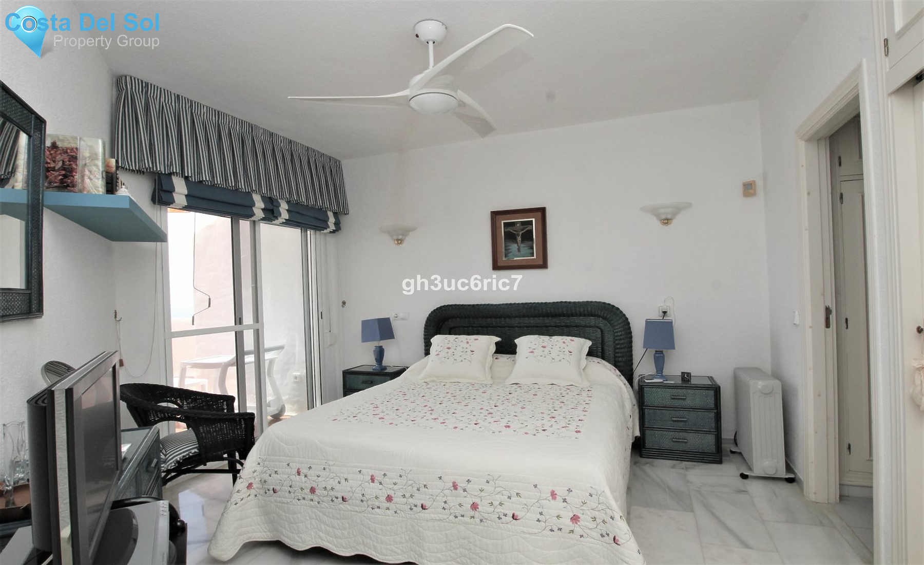 Middle Floor Apartment in Calahonda-1465360