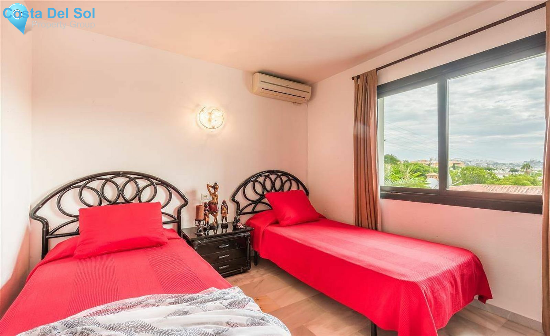 Middle Floor Apartment in Calahonda-1474191