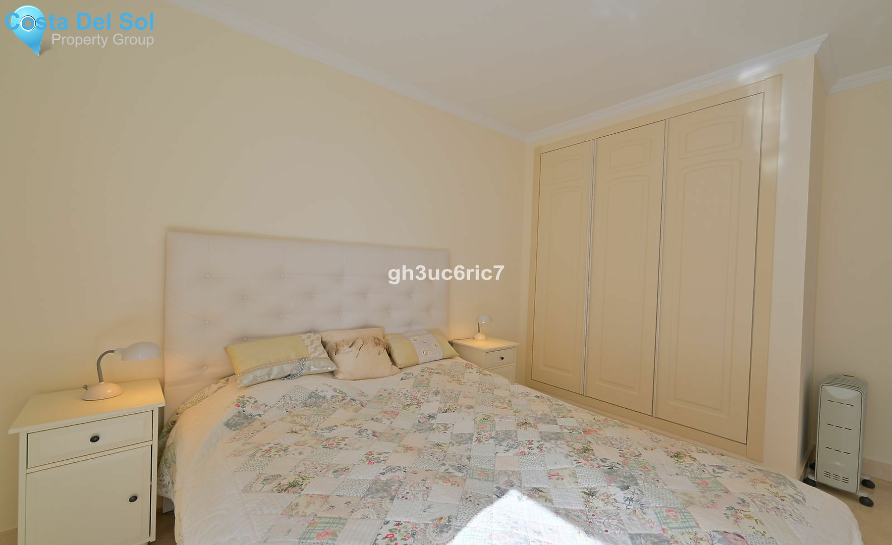 Middle Floor Apartment in Calahonda-1483121