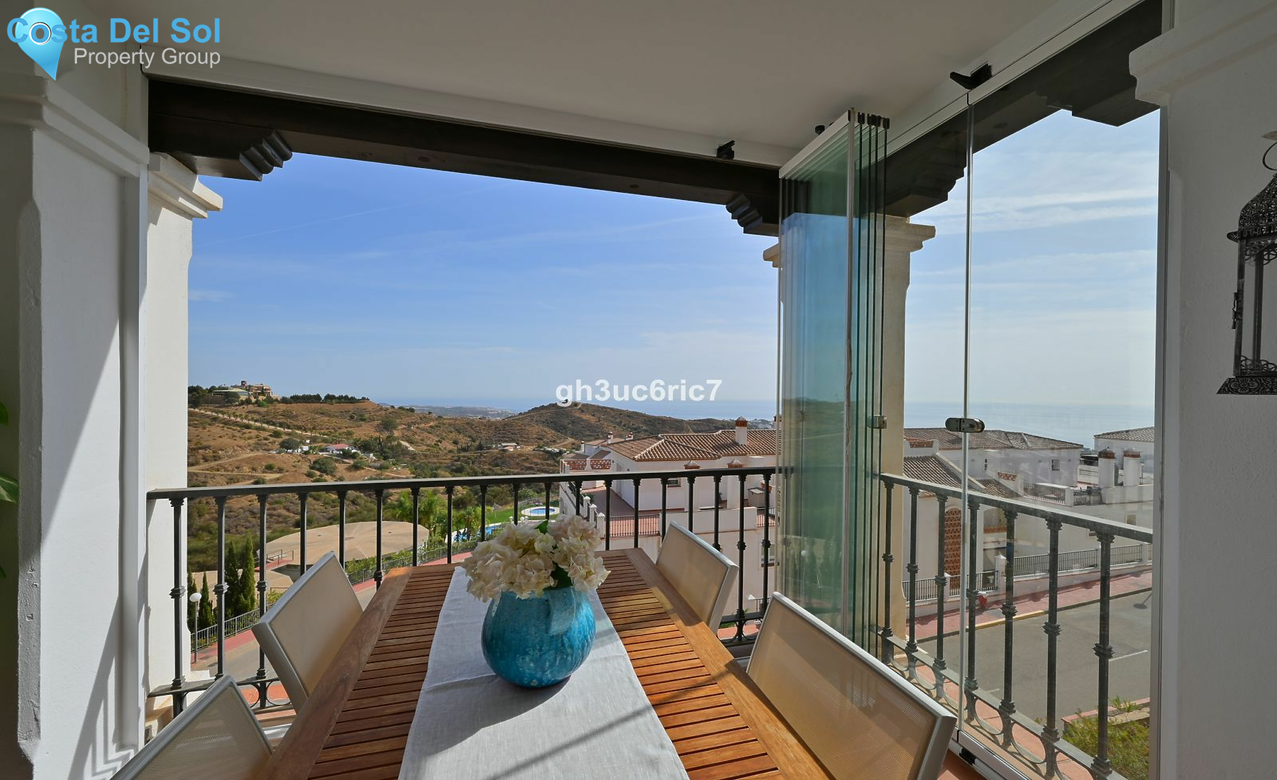 Middle Floor Apartment in Calahonda-1483122