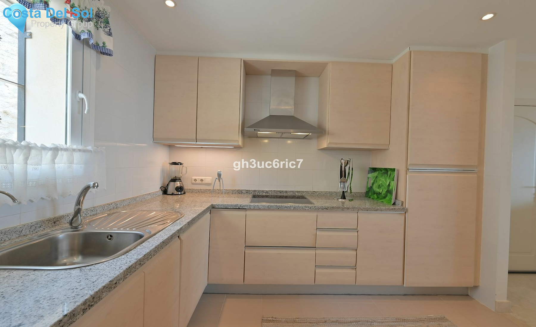 Middle Floor Apartment in Calahonda-1483126