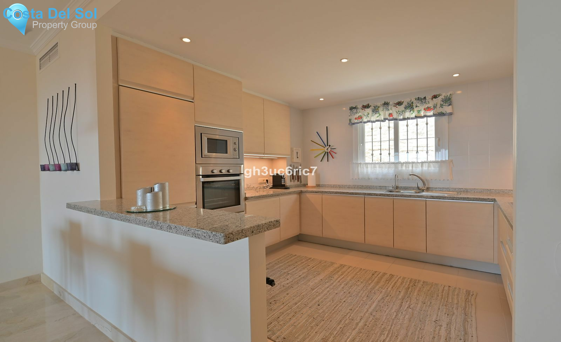 Middle Floor Apartment in Calahonda-1483111