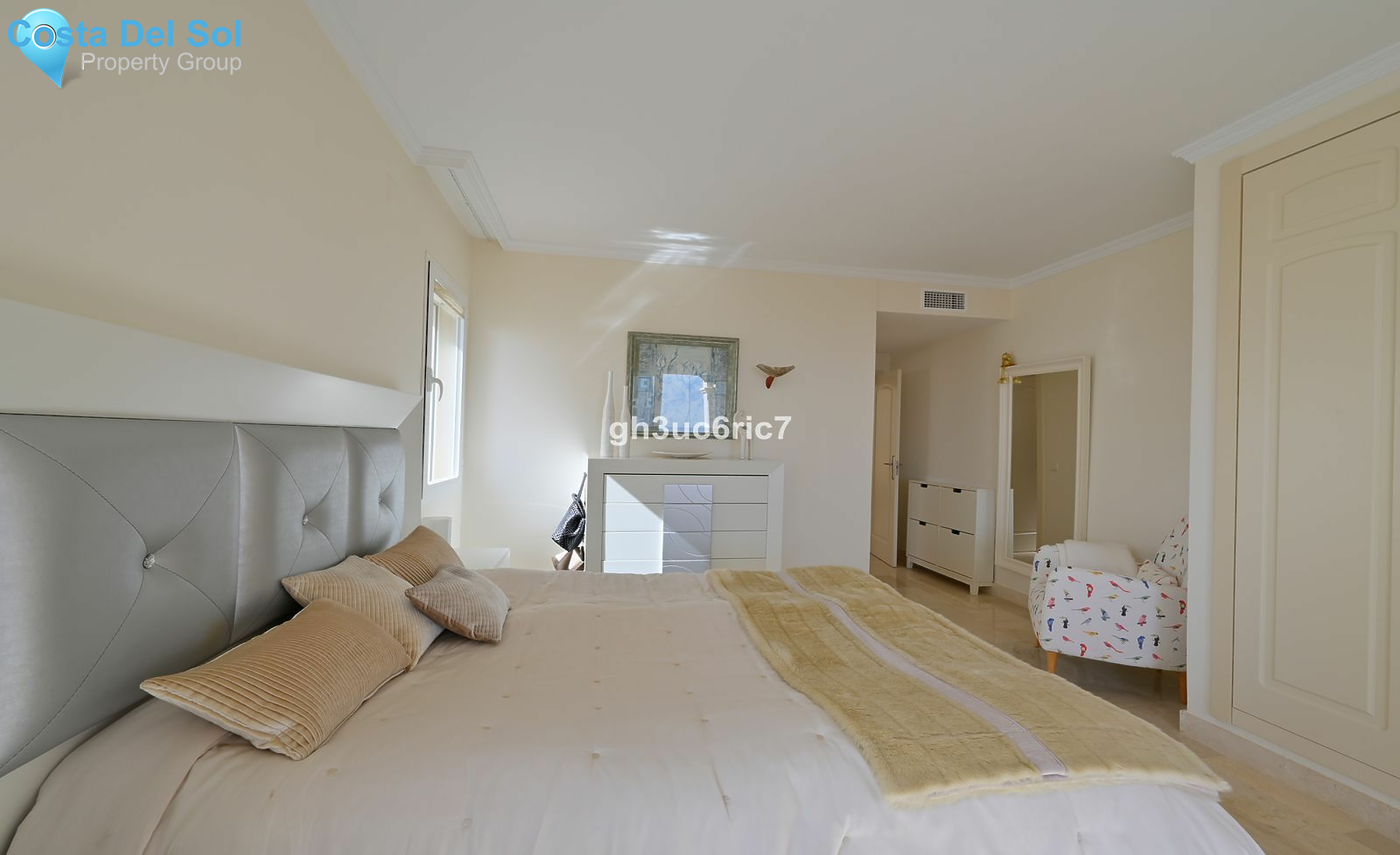 Middle Floor Apartment in Calahonda-1483115