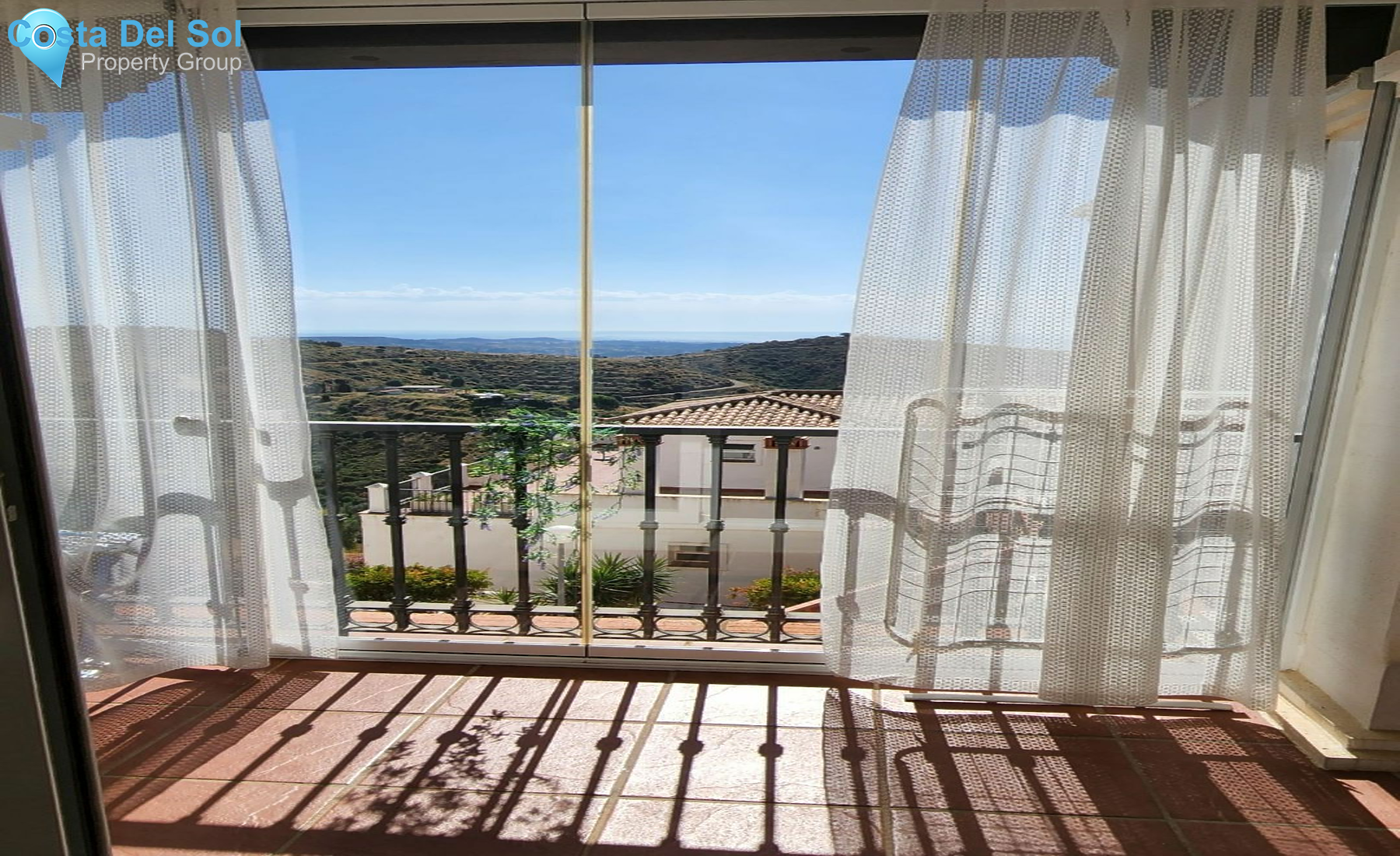 Middle Floor Apartment in Calahonda-1483821