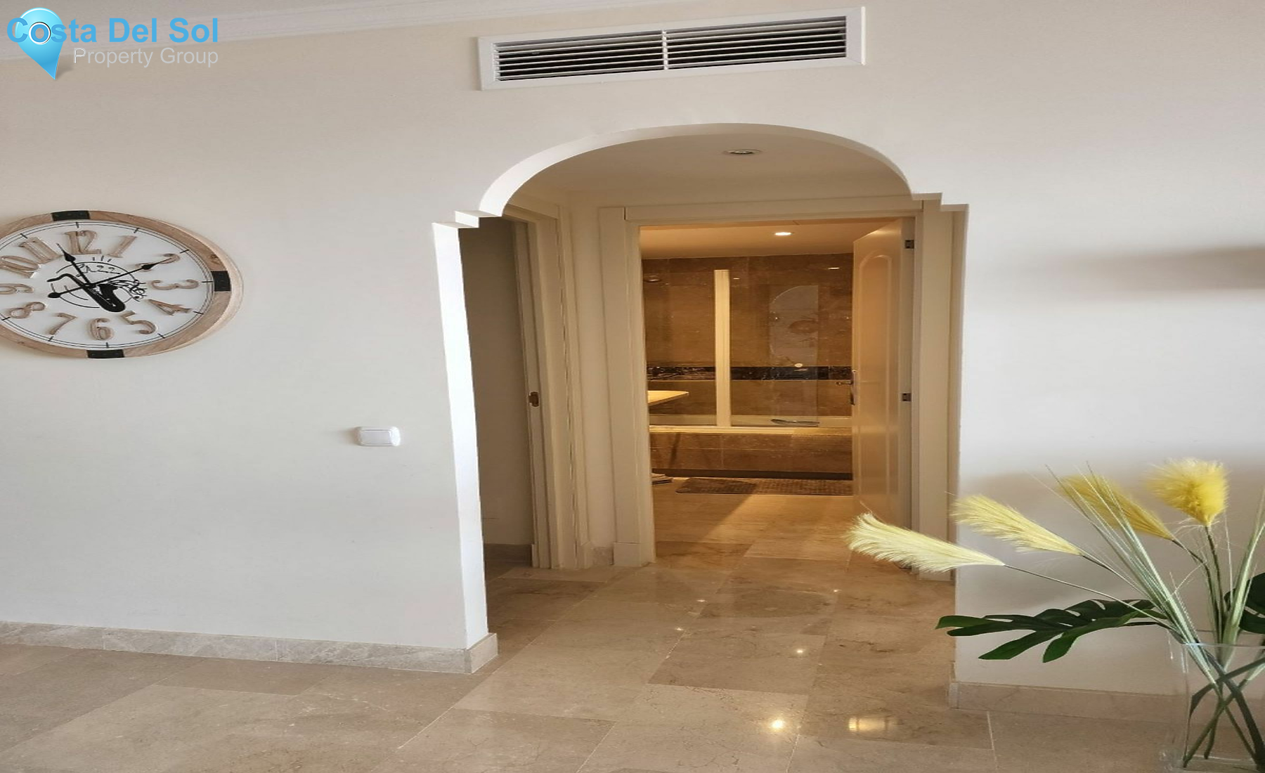 Middle Floor Apartment in Calahonda-1483822