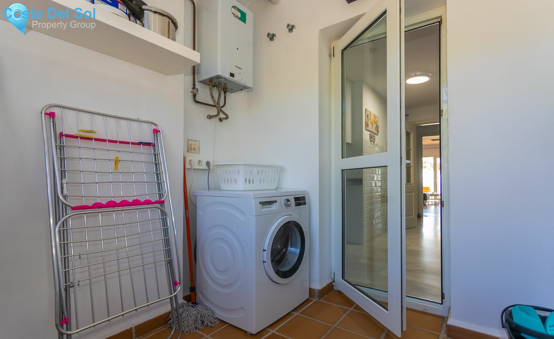 Middle Floor Apartment in Calahonda-1489677