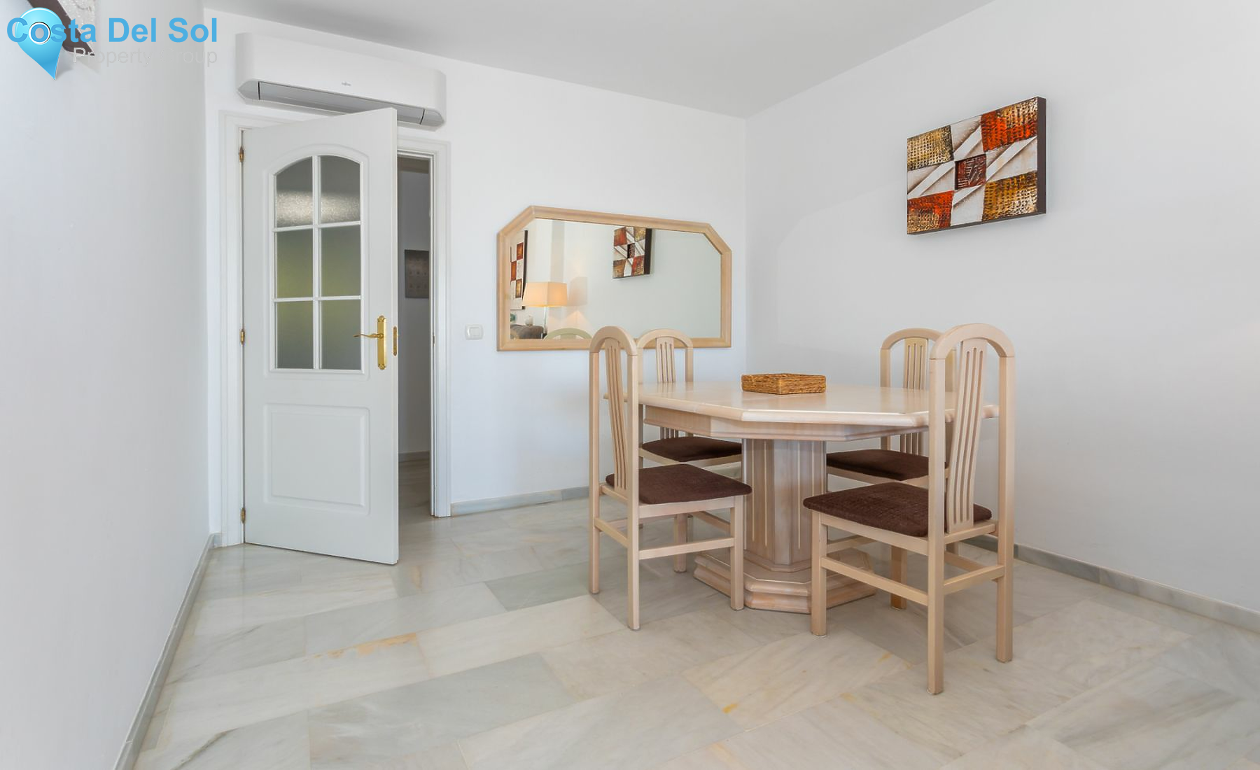 Middle Floor Apartment in Calahonda-1489668