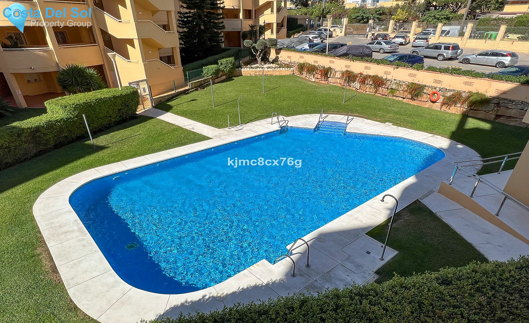 Middle Floor Apartment in Calahonda