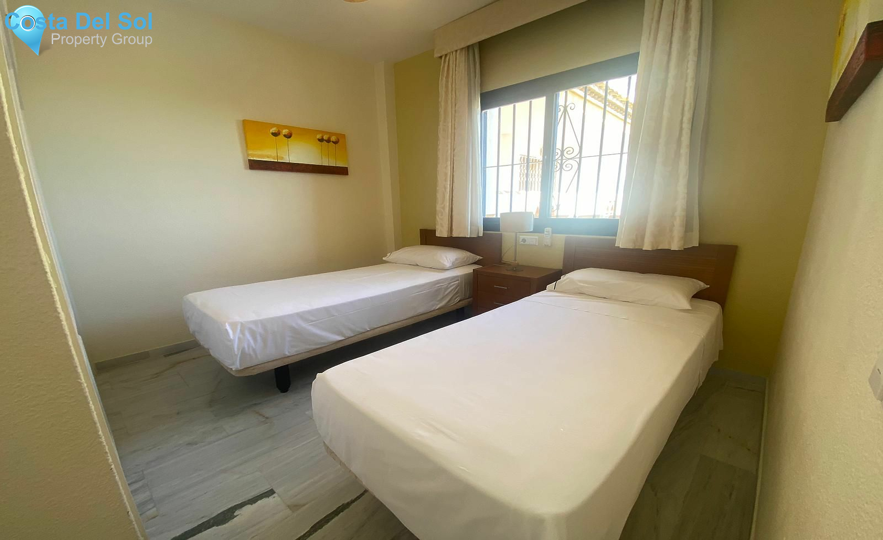 Middle Floor Apartment in Calahonda-1494899