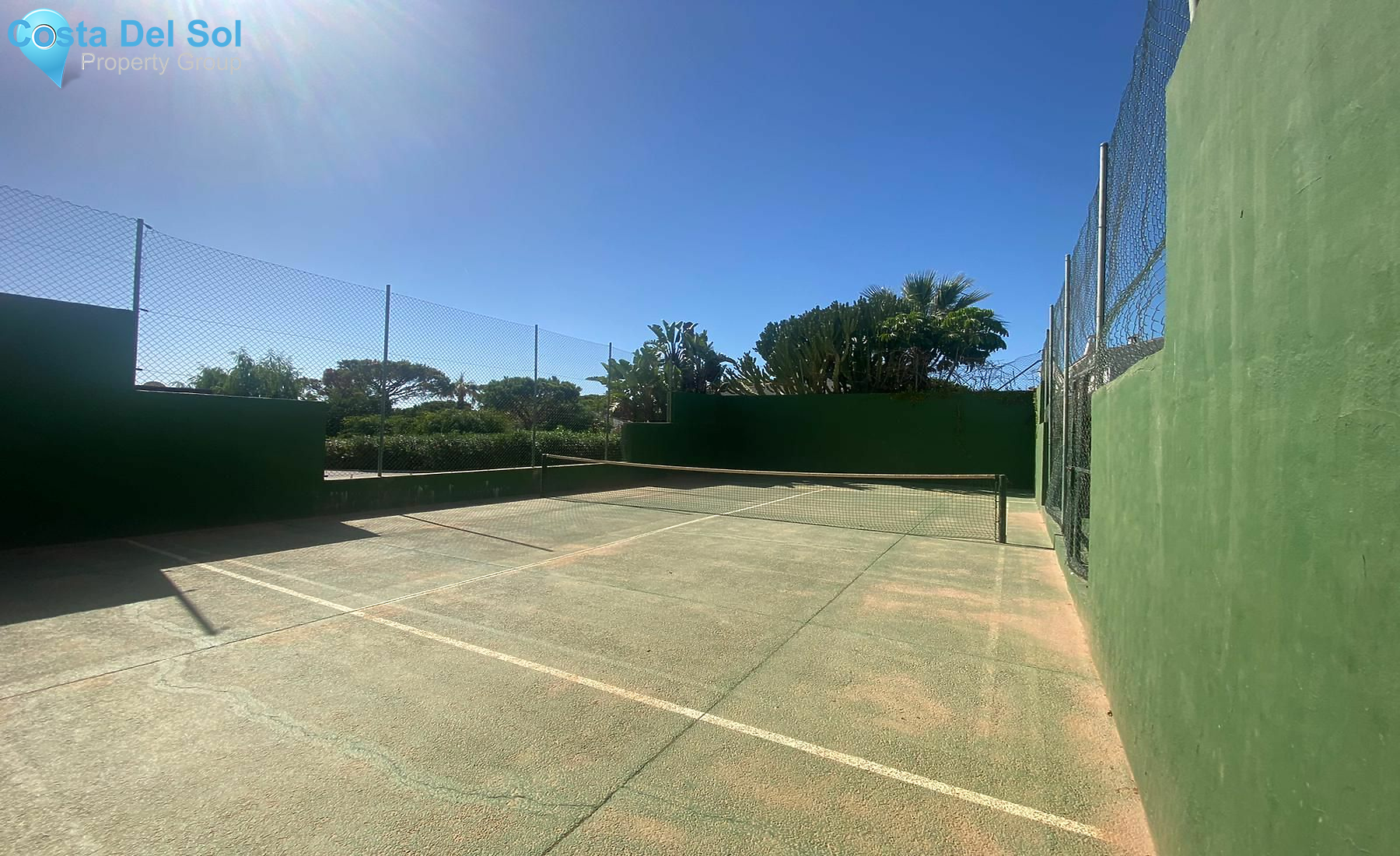 Middle Floor Apartment in Calahonda-1494901