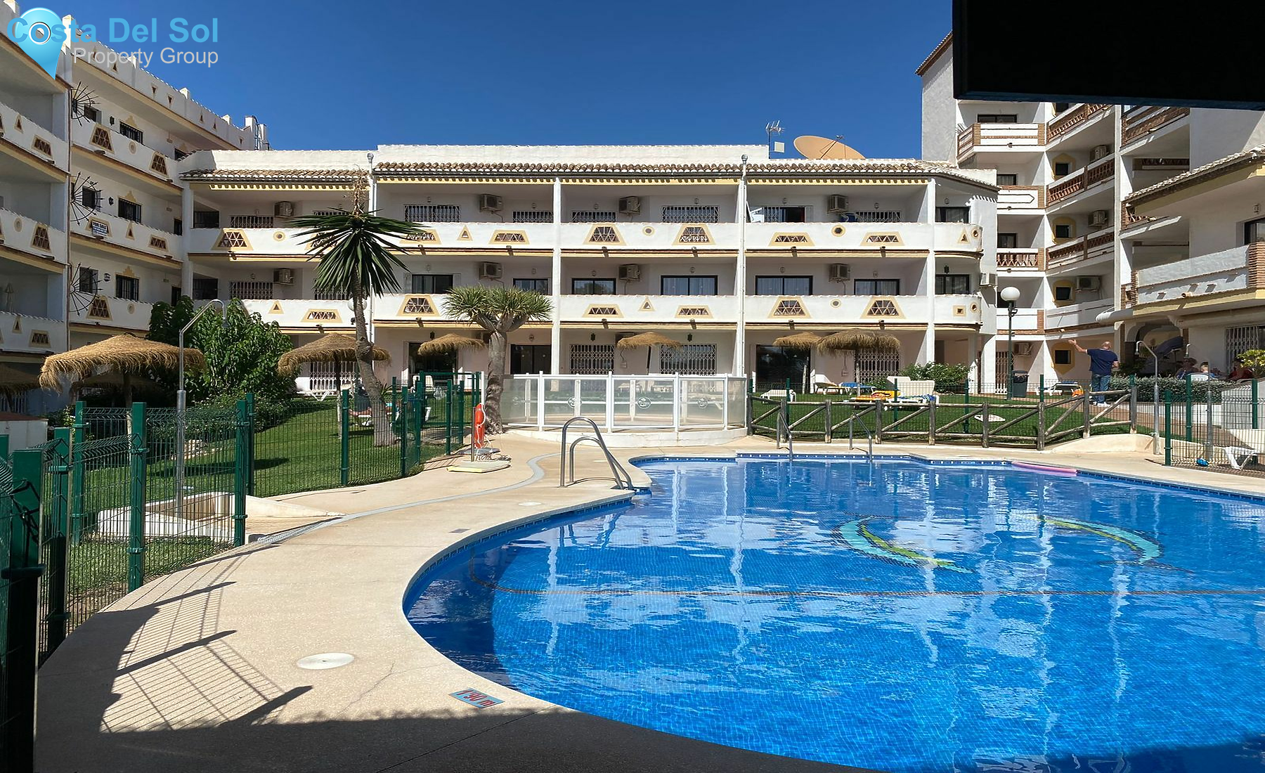 Middle Floor Apartment in Calahonda-1494890