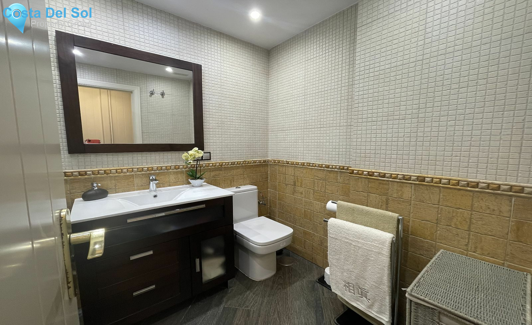 Middle Floor Apartment in Calahonda-1530321