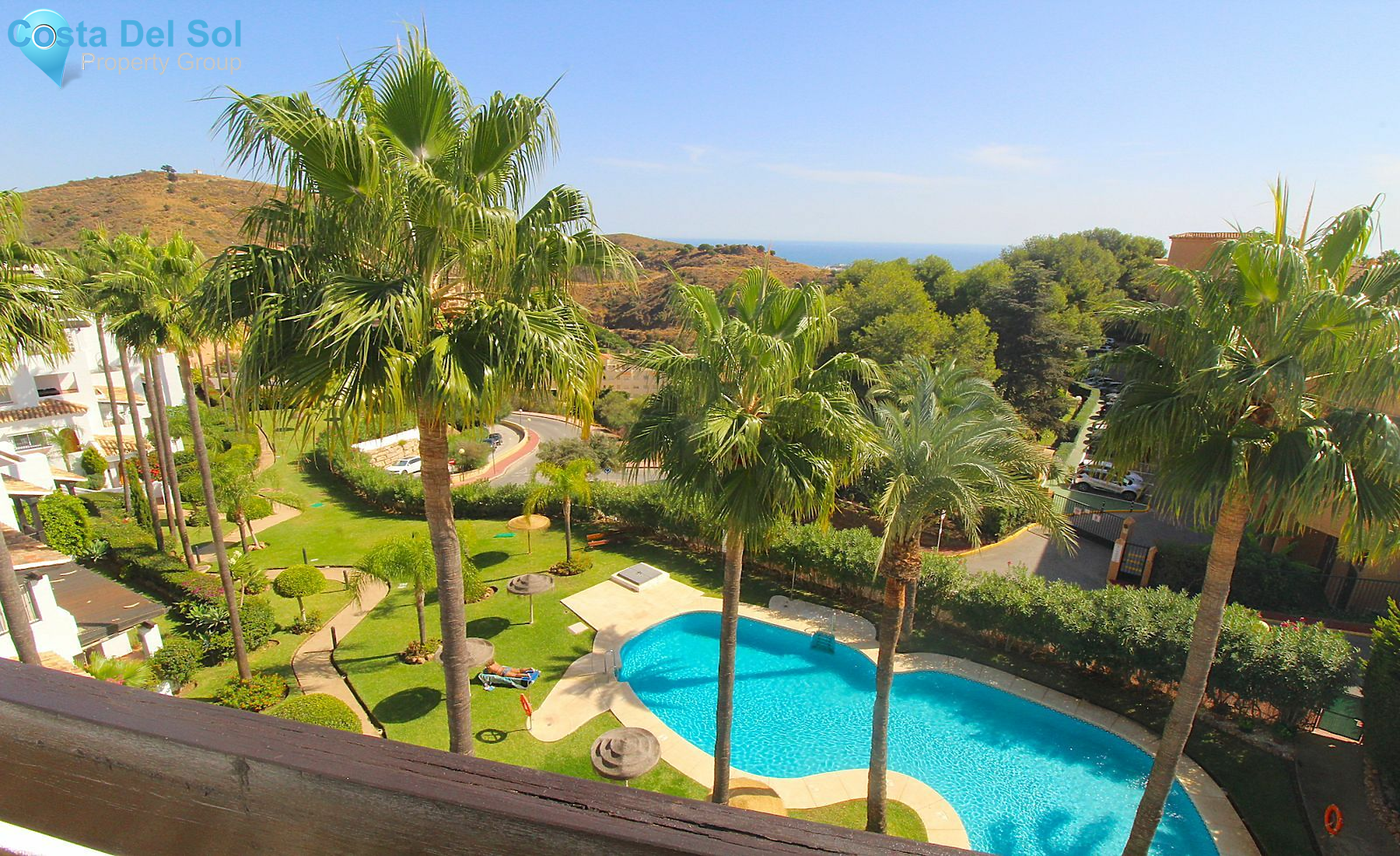 Middle Floor Apartment in Calahonda-1530473