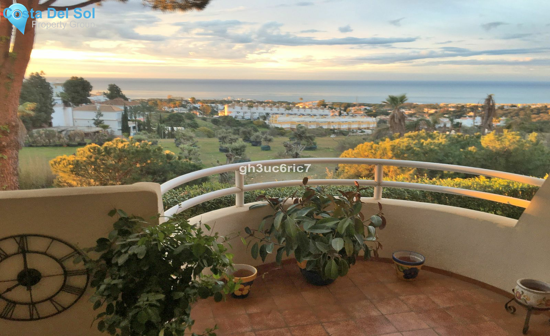 Middle Floor Apartment in Calahonda